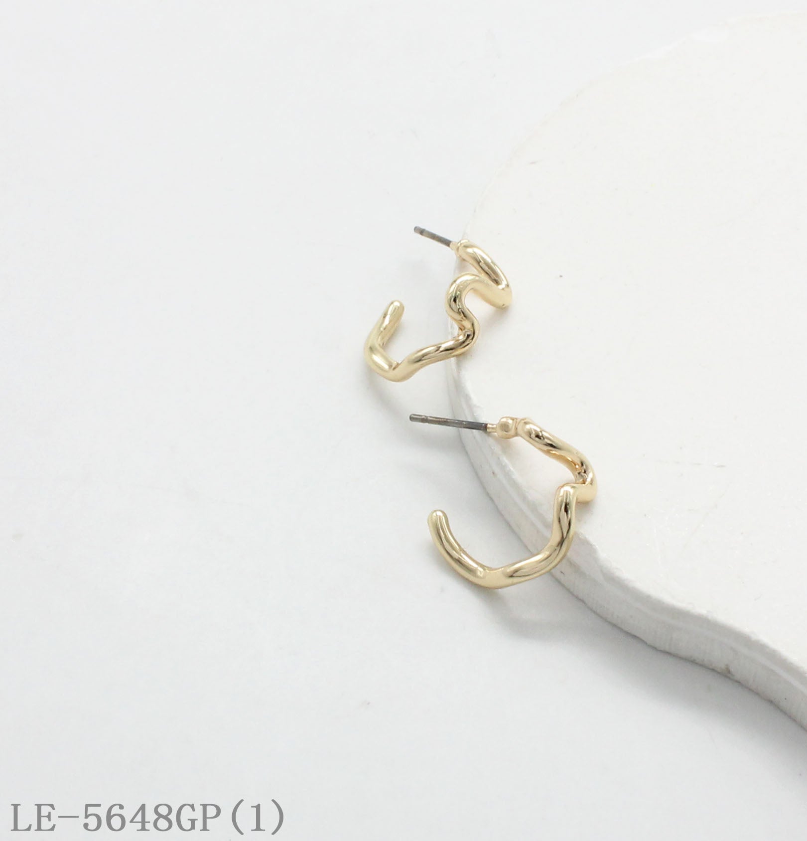 Abstract Wavy Open C Hoop Stud Earrings | Solid Zinc Alloy Base Imitation Gold Plated Dainty Irregular Curve Minimalist Women Ear Studs Factory Wholesale