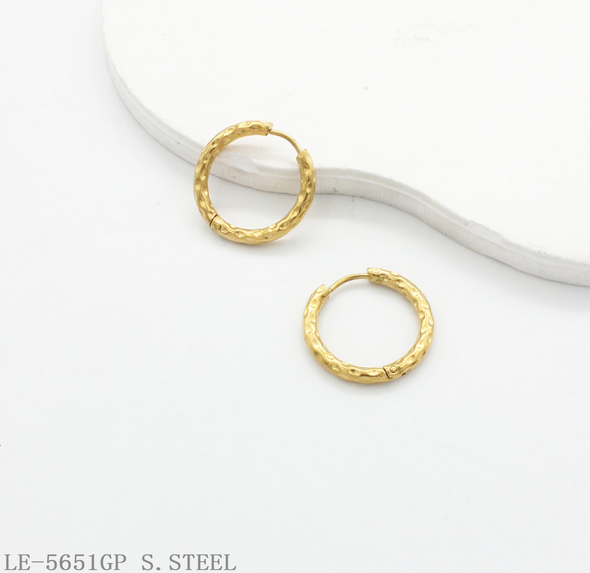 Textured Hammered Click Hoop Earrings | Solid Stainless Steel Base Vacuum Ion Gold Plated Dainty Vintage Texture Women Small Loop Ear Hoops Factory Wholesale