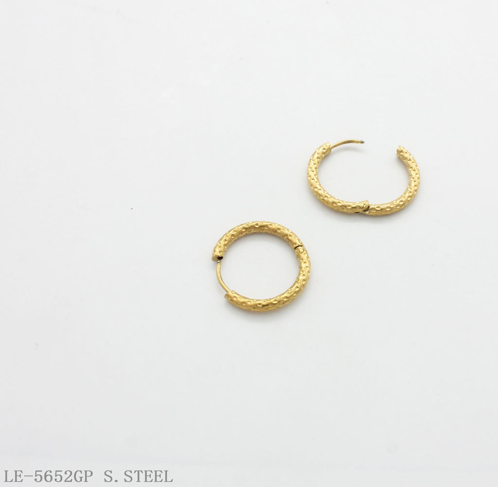 Dotted Dot Hammer Texture Click Hoop Earrings | Solid Stainless Steel Vacuum Ion Gold Plated Tiny Textured Vintage Women Hoop Earrings Factory Wholesale