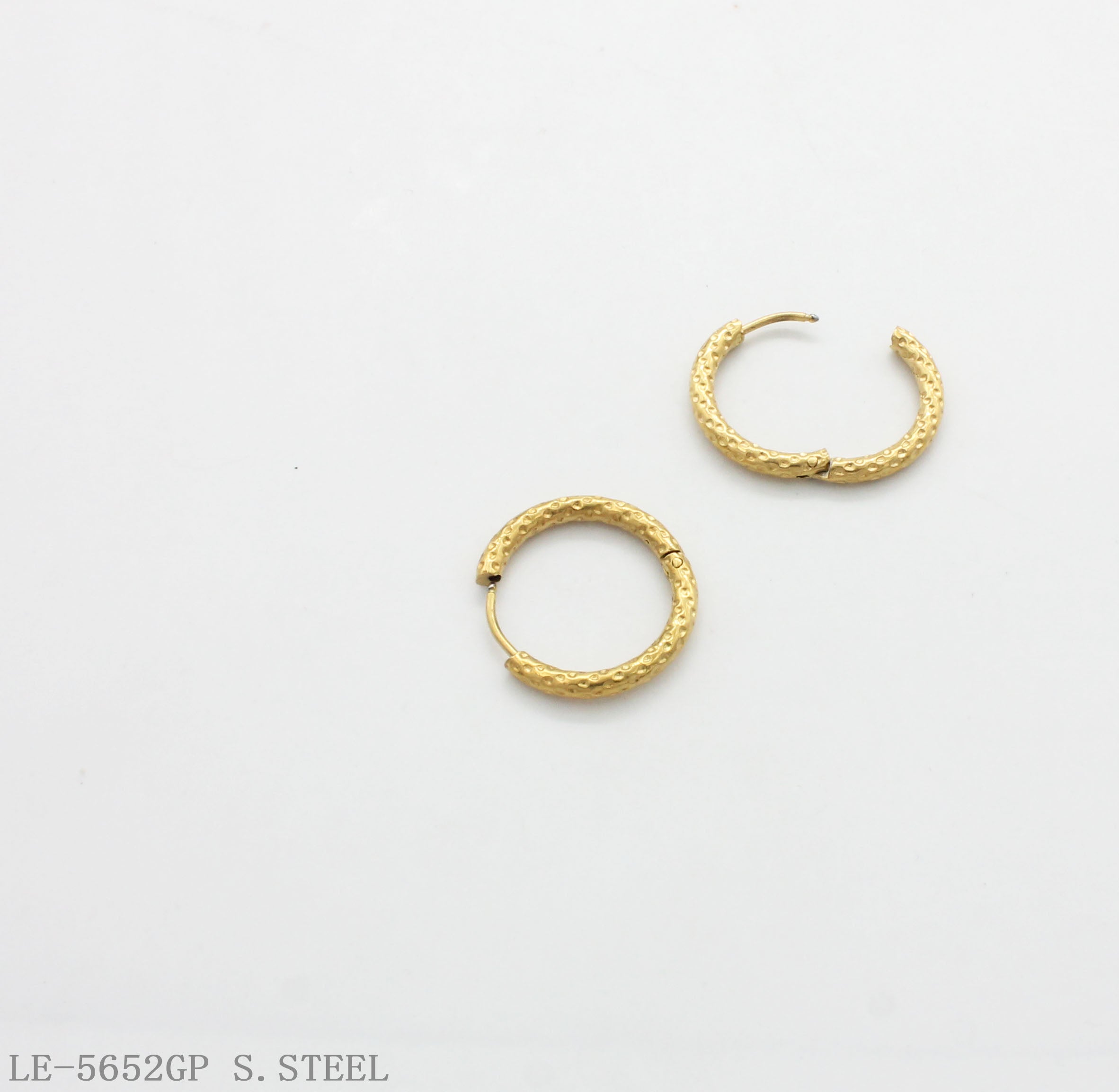 Dotted Dot Hammer Texture Click Hoop Earrings | Solid Stainless Steel Vacuum Ion Gold Plated Tiny Textured Vintage Women Hoop Earrings Factory Wholesale