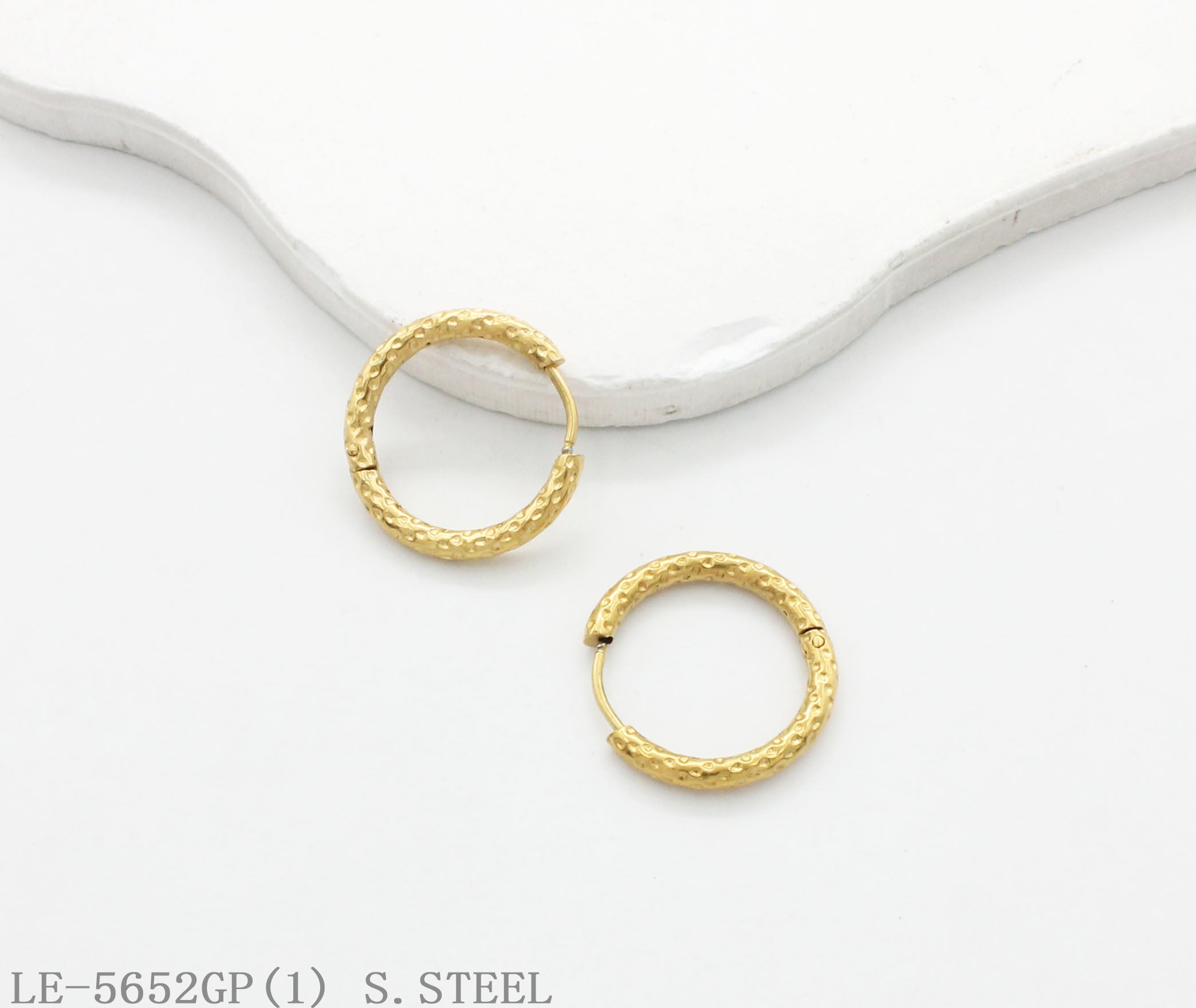Dotted Dot Hammer Texture Click Hoop Earrings | Solid Stainless Steel Vacuum Ion Gold Plated Tiny Textured Vintage Women Hoop Earrings Factory Wholesale