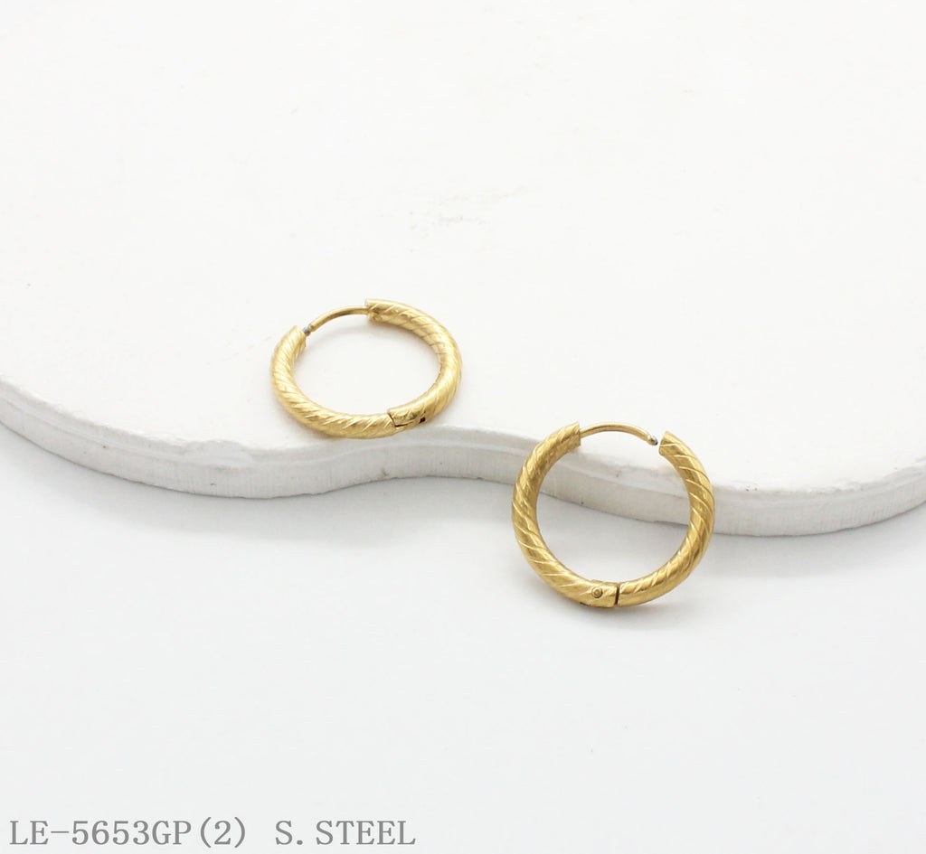 Diagonal Twisted Brushed Click Hoop Earrings | Solid Stainless Steel Base Vacuum Ion Gold Plated Linear Grain Dainty Vintage Women Small Ear Hoops Factory Wholesale