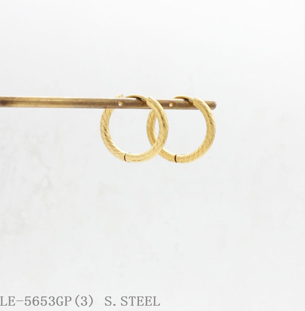 Diagonal Twisted Brushed Click Hoop Earrings | Solid Stainless Steel Base Vacuum Ion Gold Plated Linear Grain Dainty Vintage Women Small Ear Hoops Factory Wholesale