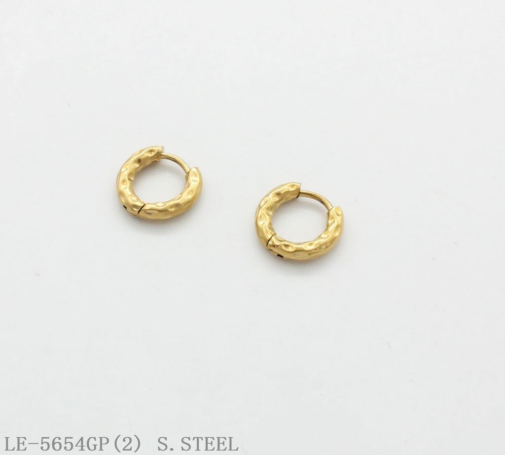 Irregular Crater Meteor Hammer Click Hoop Earrings | Solid Stainless Steel Vacuum Ion Gold Plated Organic Concave Grain Vintage Tiny Women Ear Hoops Factory Wholesale
