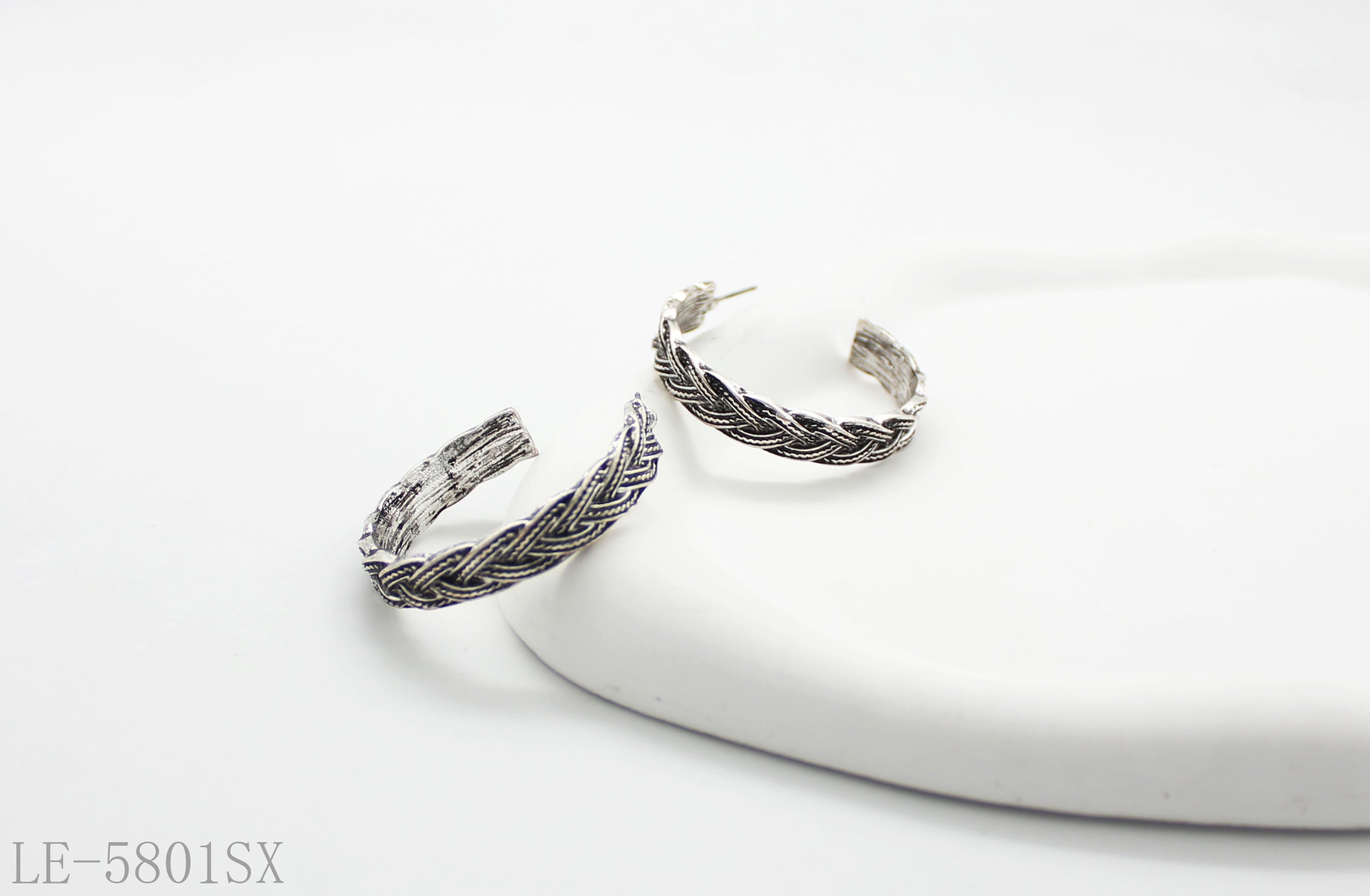 Retro Braided Cable Twist Open Hoop Earrings | Solid Zinc Alloy Base Antique Burnished Silver Plated Distressed Vintage Bohemian Women C-Shape Ear Hoops Factory Wholesale