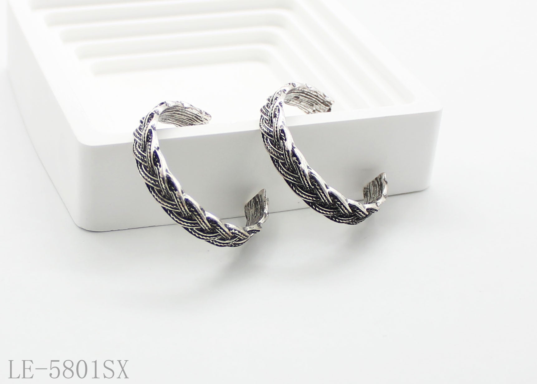 Retro Braided Cable Twist Open Hoop Earrings | Solid Zinc Alloy Base Antique Burnished Silver Plated Distressed Vintage Bohemian Women C-Shape Ear Hoops Factory Wholesale
