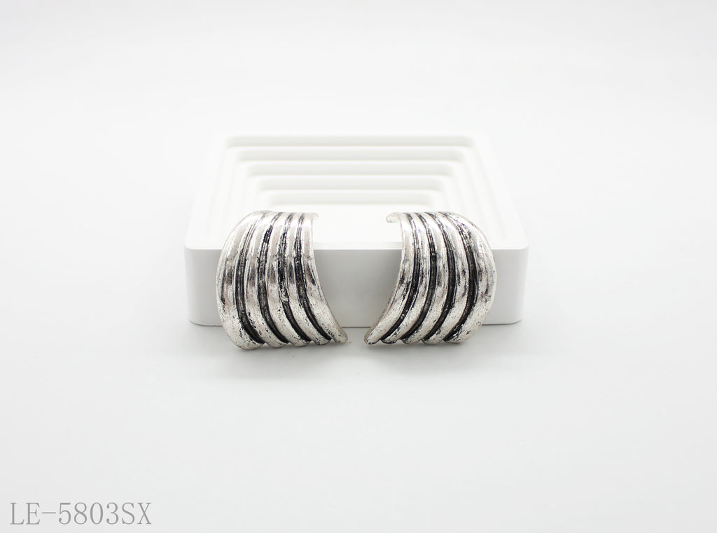 Multi Parallel Curved Rib C Shape Stud Earrings | Solid Zinc Alloy Antique Burnished Silver Plated Distressed Retro Textured Statement Women Ear Studs Factory Wholesale