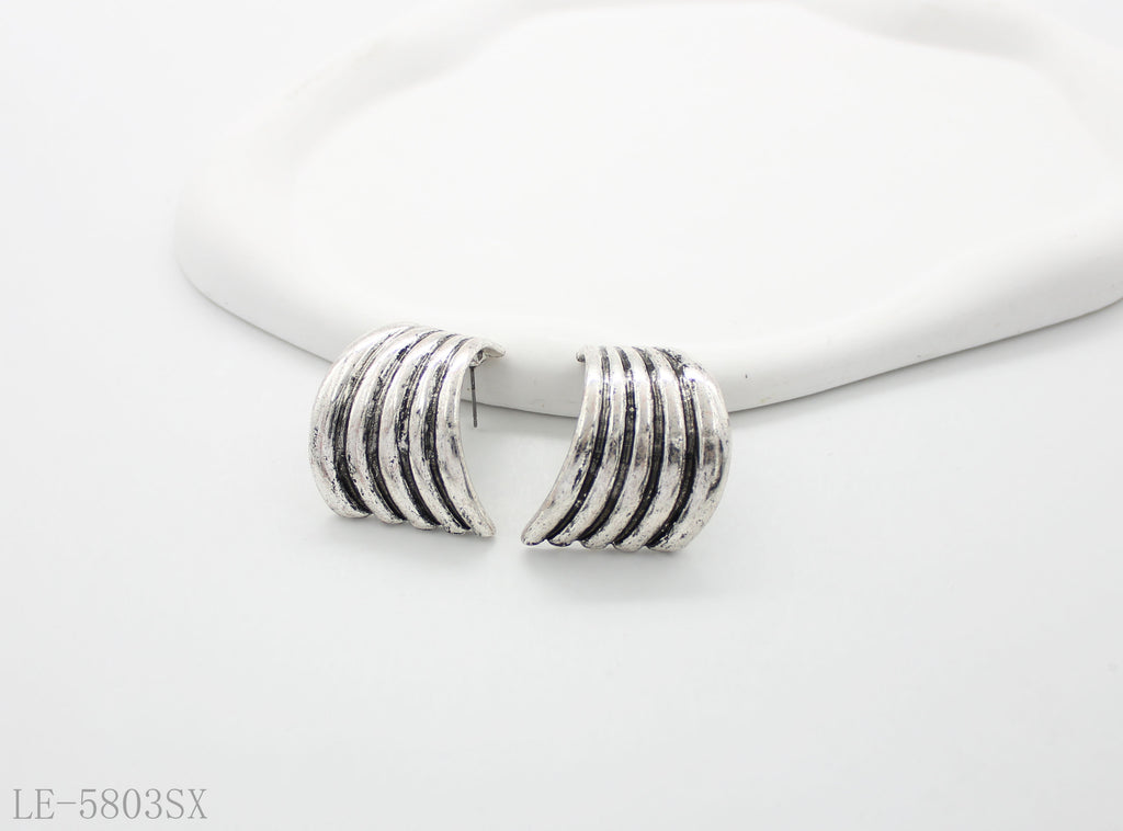 Multi Parallel Curved Rib C Shape Stud Earrings | Solid Zinc Alloy Antique Burnished Silver Plated Distressed Retro Textured Statement Women Ear Studs Factory Wholesale