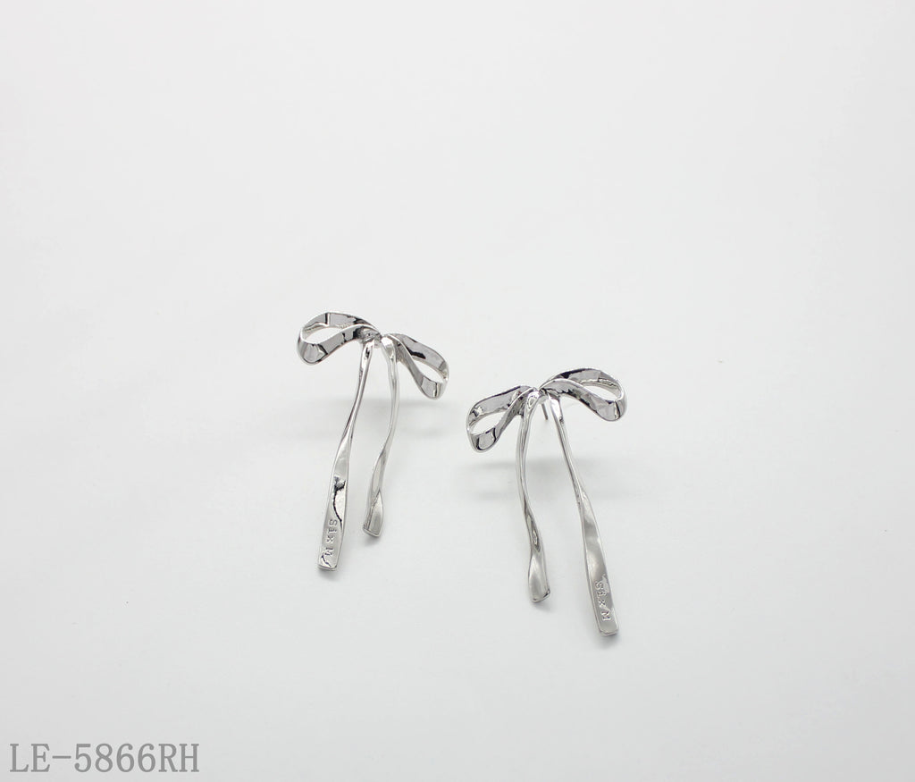 Hammered Ribbon Bow Zinc Alloy Rhodium Plated Drop Earrings with Engraved Details | Factory Direct Wholesale