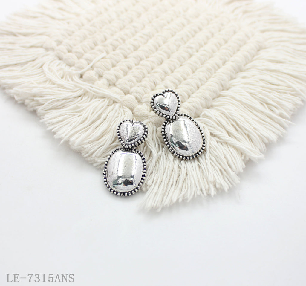 Antique Silver Oxidized Heart & Oval Hammered Zinc Alloy Drop Earrings with Beaded Edges | Factory Direct Wholesale