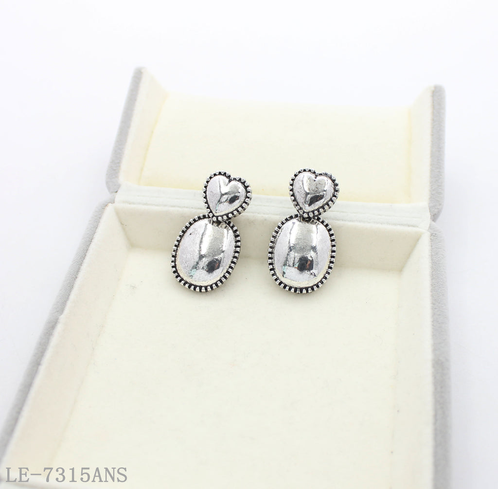 Antique Silver Oxidized Heart & Oval Hammered Zinc Alloy Drop Earrings with Beaded Edges | Factory Direct Wholesale
