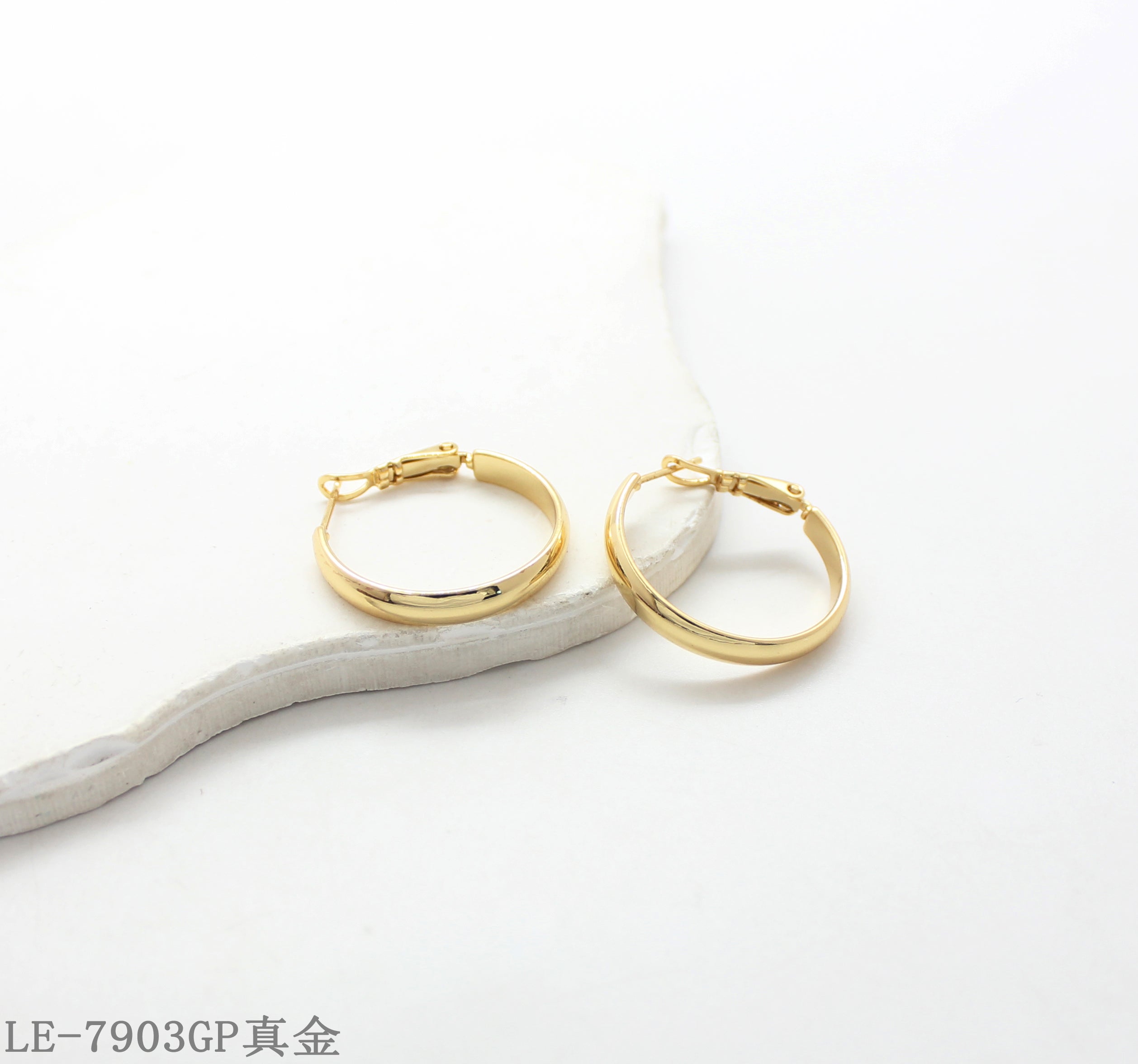 Copper Steel Needle Mini Hoop Earrings with 1–2 mils Real Gold Plating for Women | OEM ODM Wholesale Fashion Jewelry Manufacturer