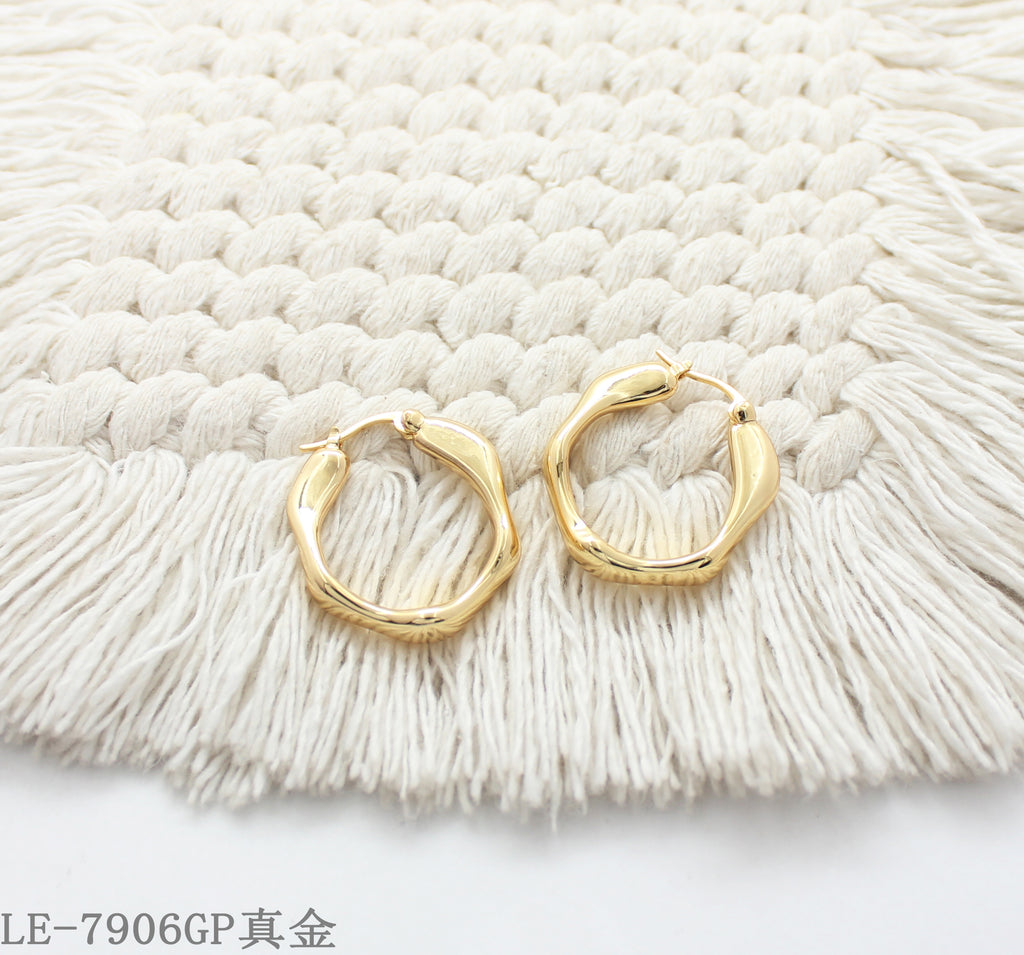Copper Steel Needle Mini Hoop Earrings with 1–2 mils Real Gold Plating for Women | OEM ODM Wholesale Fashion Jewelry Manufacturer