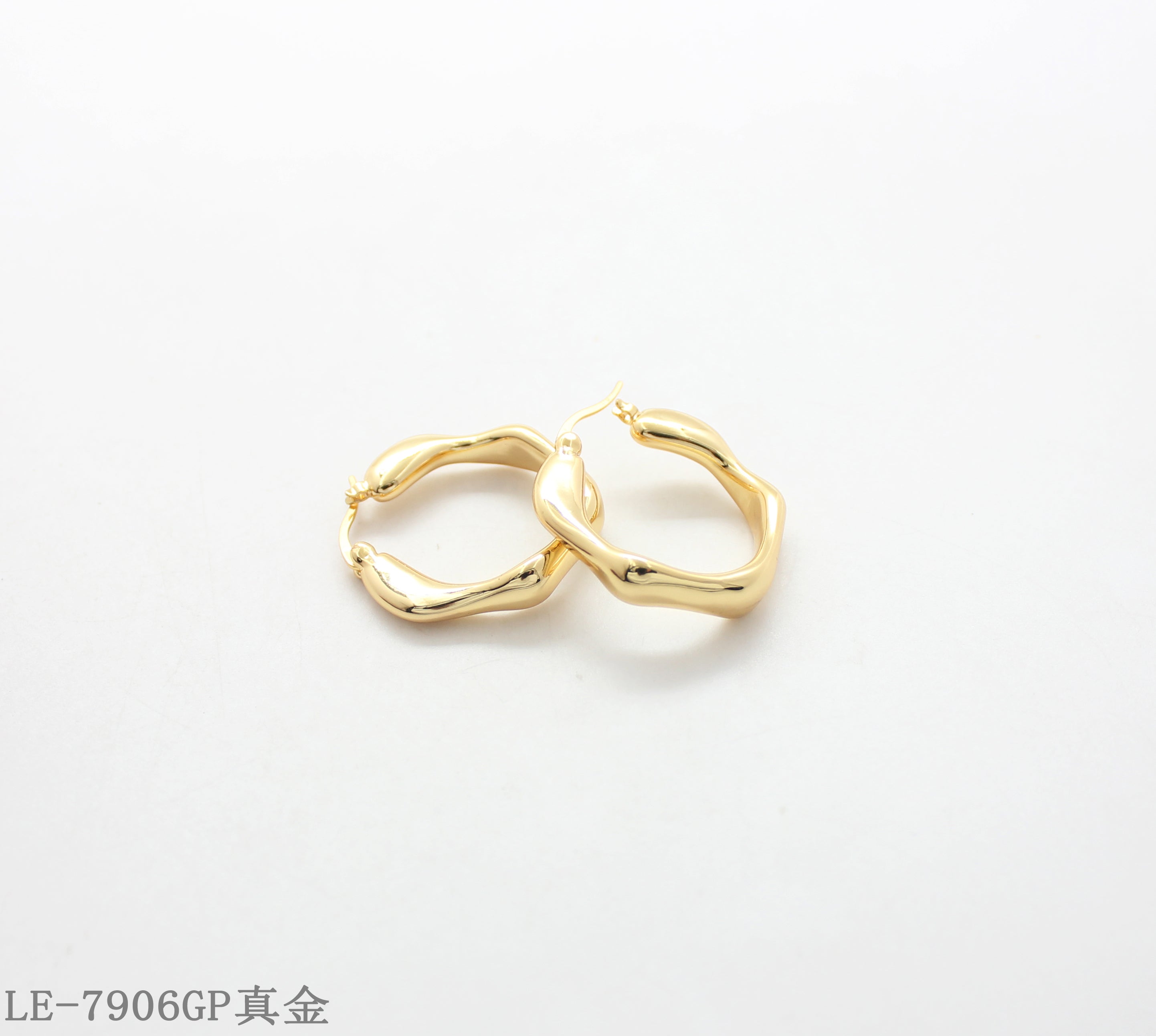 Copper Steel Needle Mini Hoop Earrings with 1–2 mils Real Gold Plating for Women | OEM ODM Wholesale Fashion Jewelry Manufacturer