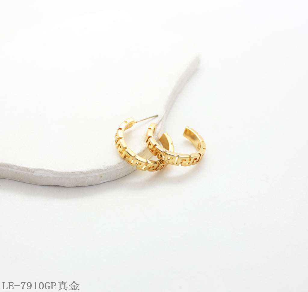 Copper 925 Silver Needle Mini Hoop Earrings with 1–2 mils Real Gold Plating for Women | OEM ODM Wholesale Fashion Jewelry Manufacturer