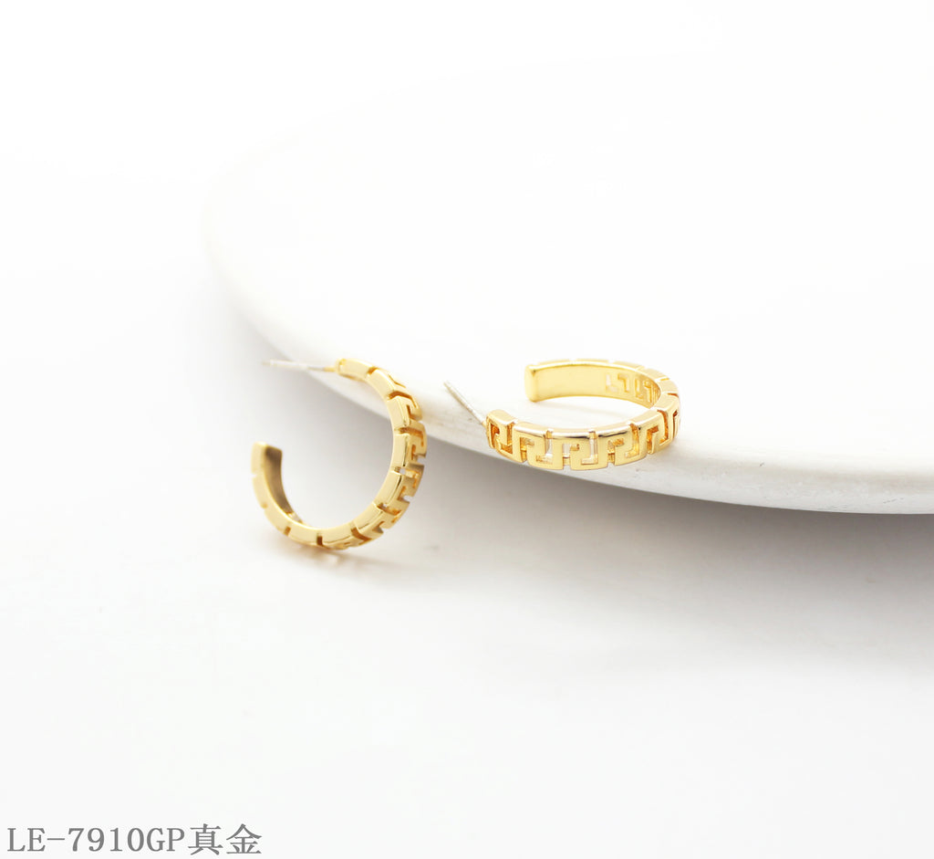 Copper 925 Silver Needle Mini Hoop Earrings with 1–2 mils Real Gold Plating for Women | OEM ODM Wholesale Fashion Jewelry Manufacturer