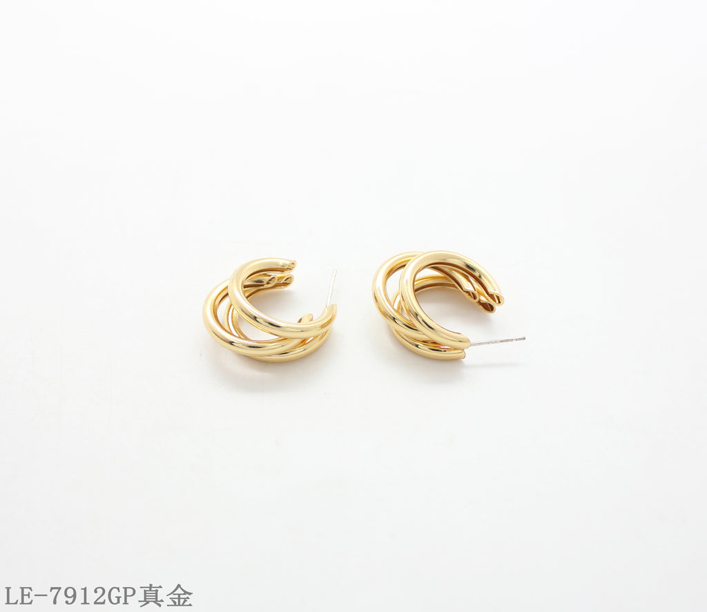 Copper Steel Needle Textured Petal Earrings with 1–2 mils Real Gold Plating for Women | OEM ODM Wholesale Fashion Jewelry Manufacturer
