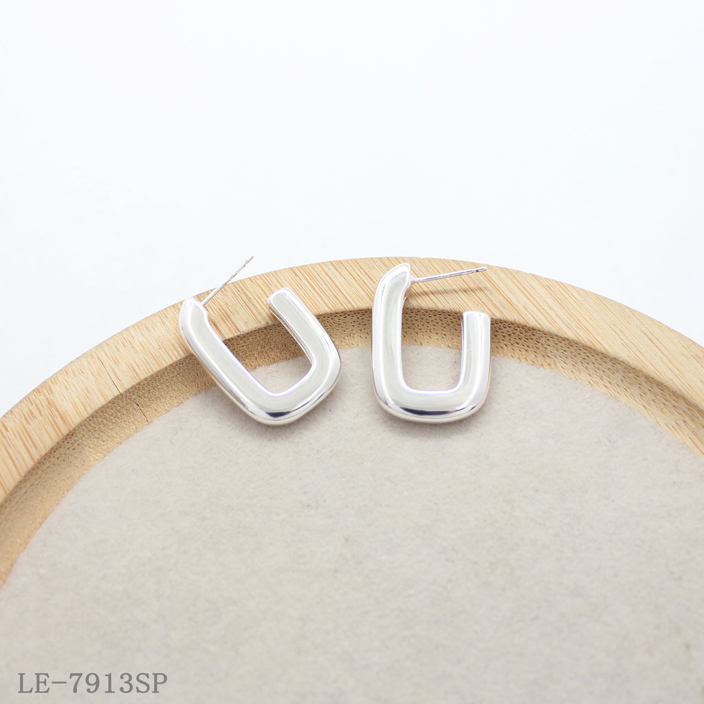 Copper 925 Silver Needle Minimalist U-Shape Earrings with 1–2 mils Silver Plating for Women | OEM ODM Wholesale Fashion Jewelry Manufacturer