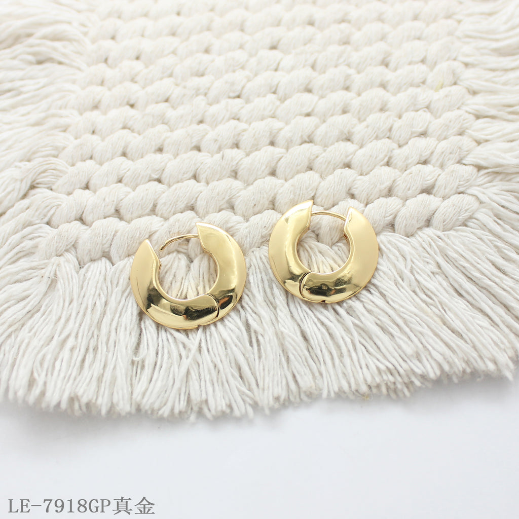 Copper Steel Needle Interlocking Knot Stud Earrings with 1–2 mils Real Gold Plating for Women | OEM ODM Wholesale Fashion Jewelry Manufacturer