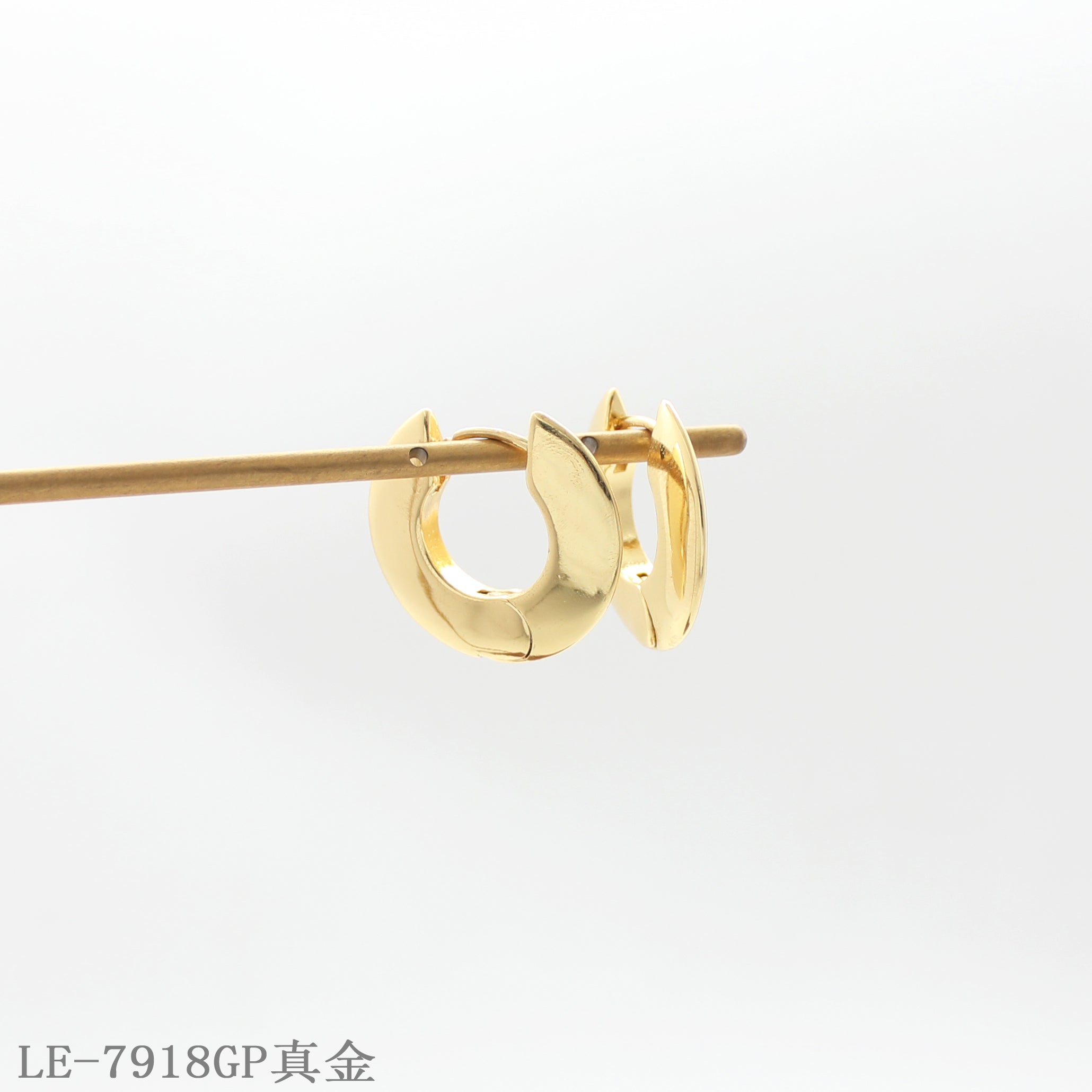 Copper Steel Needle Interlocking Knot Stud Earrings with 1–2 mils Real Gold Plating for Women | OEM ODM Wholesale Fashion Jewelry Manufacturer