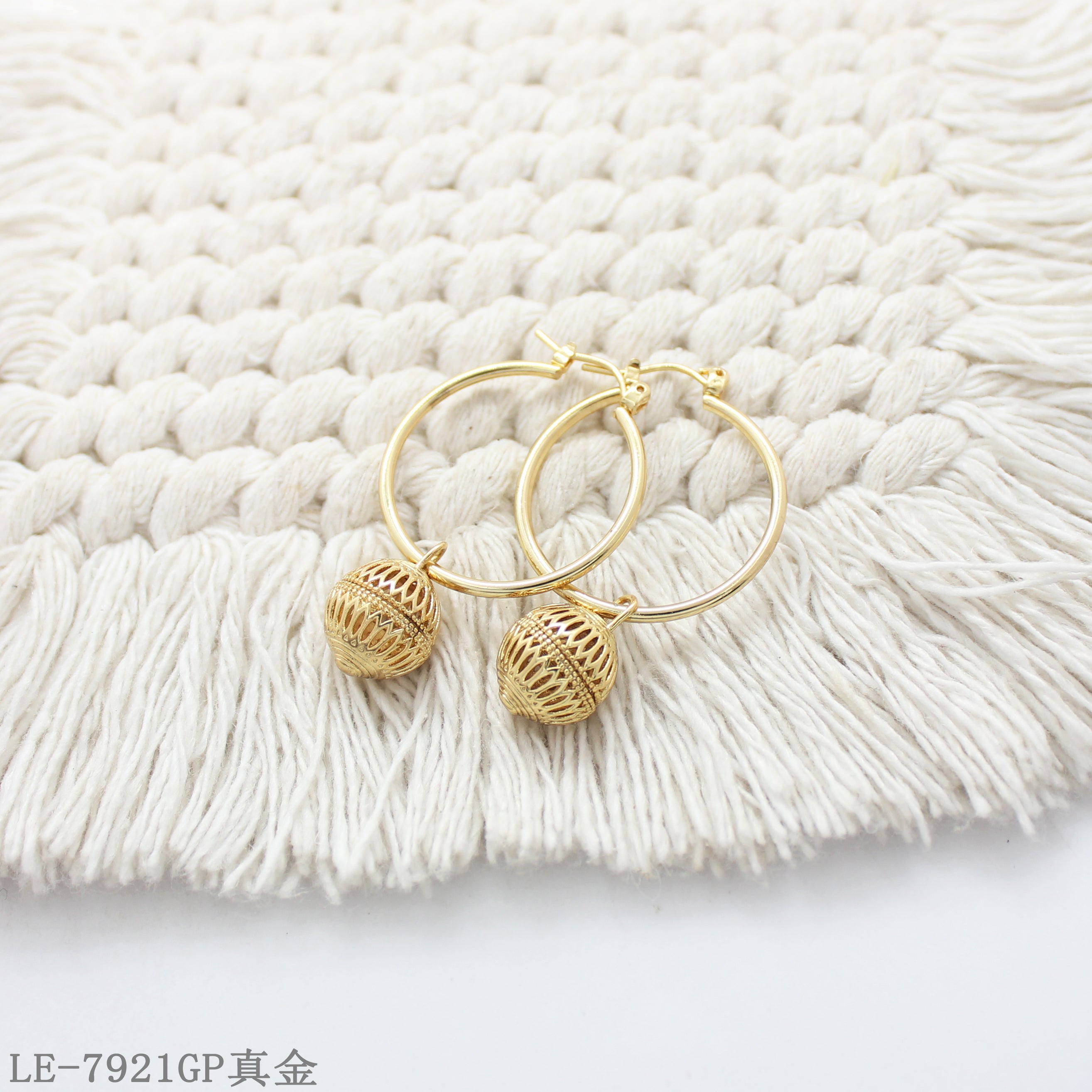 Iron Steel Needle Sculptural Leaf Drop Earrings with 1–2 mils Real Gold Plating for Women | OEM ODM Wholesale Fashion Jewelry Manufacturer
