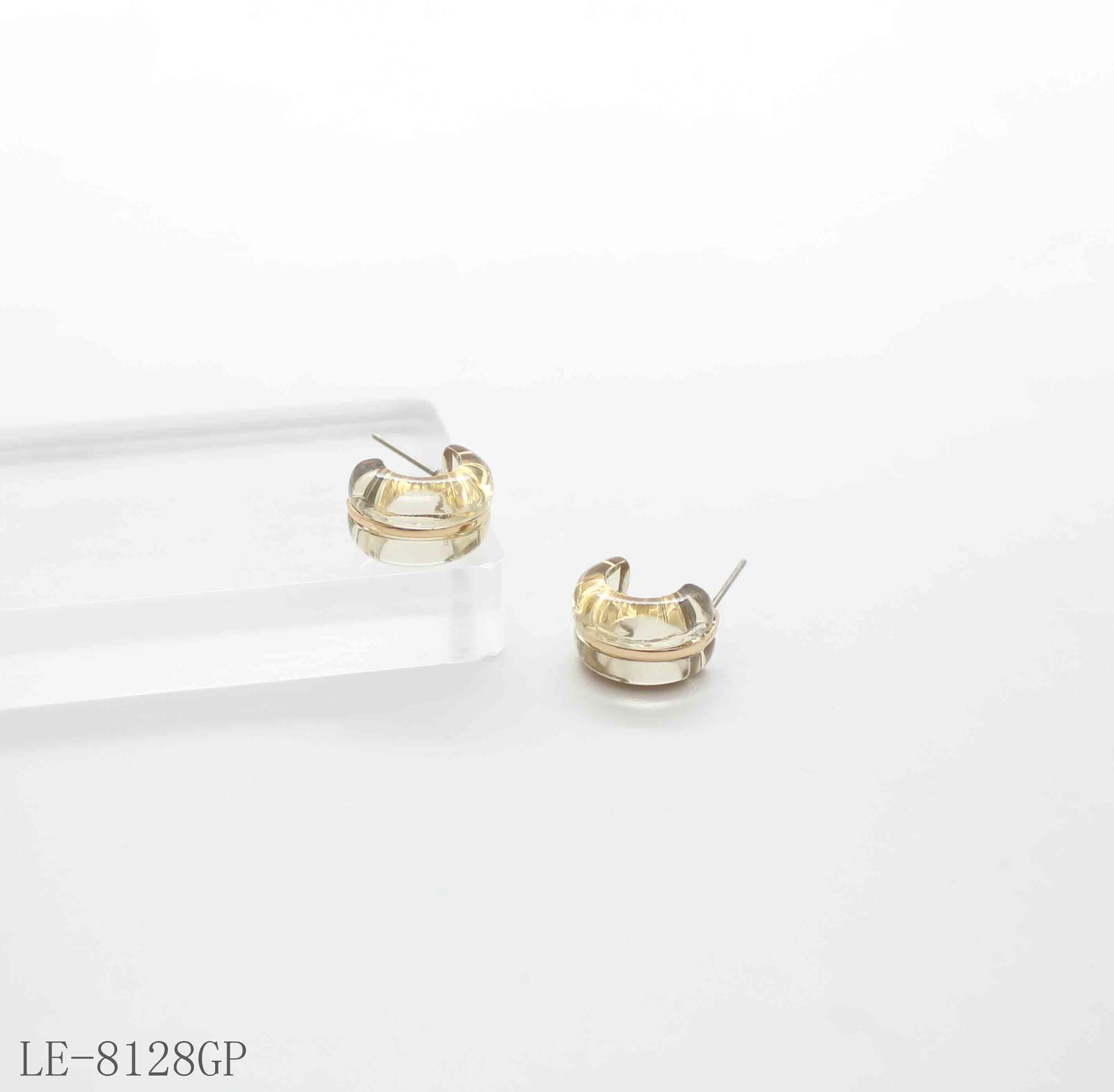 Striped Transparent Resin Inlaid C Huggie Earrings | Zinc Alloy Gold Plated Click Closure Women Minimal Small Stacking Daily Earrings Factory Wholesale