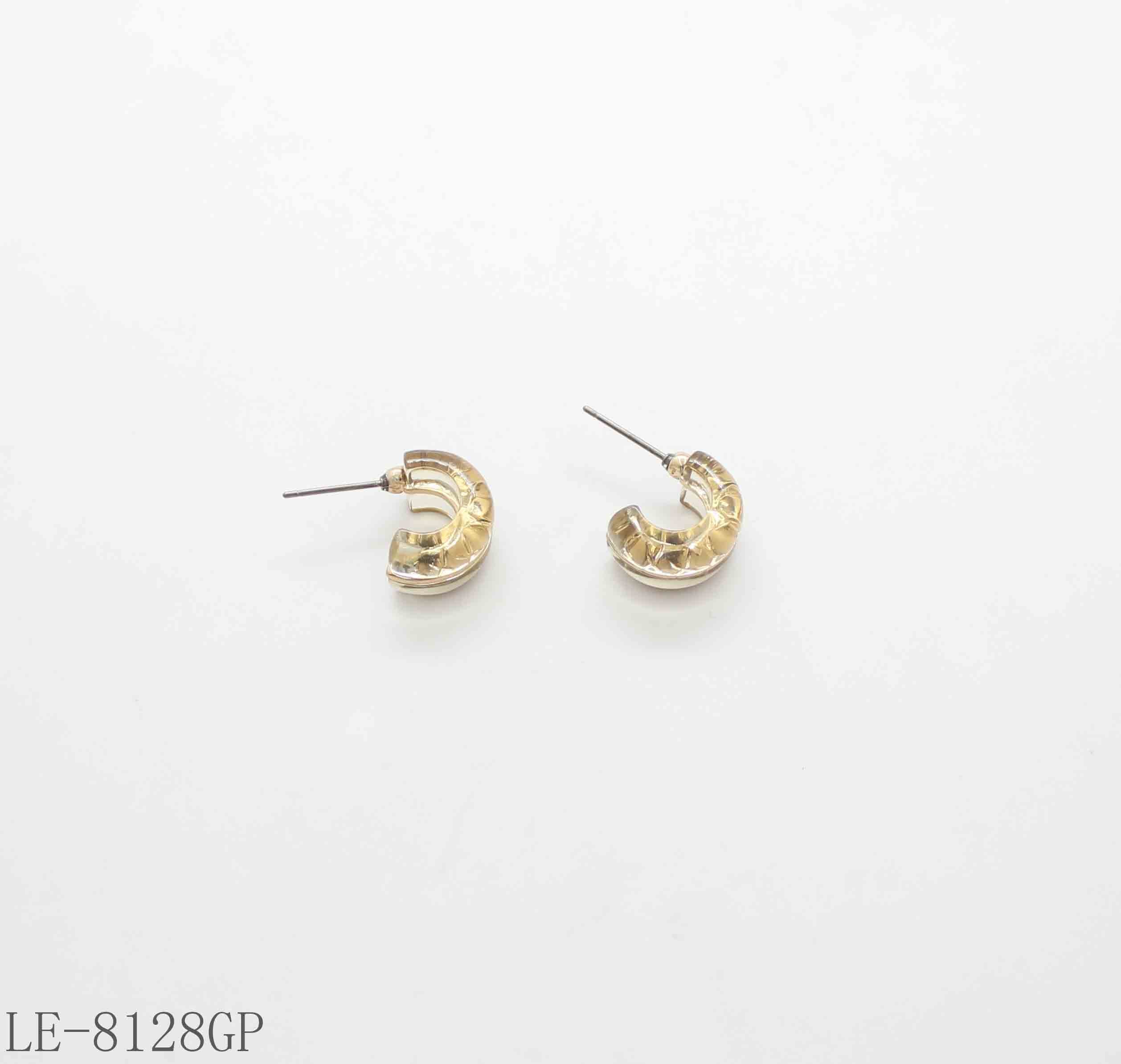 Striped Transparent Resin Inlaid C Huggie Earrings | Zinc Alloy Gold Plated Click Closure Women Minimal Small Stacking Daily Earrings Factory Wholesale