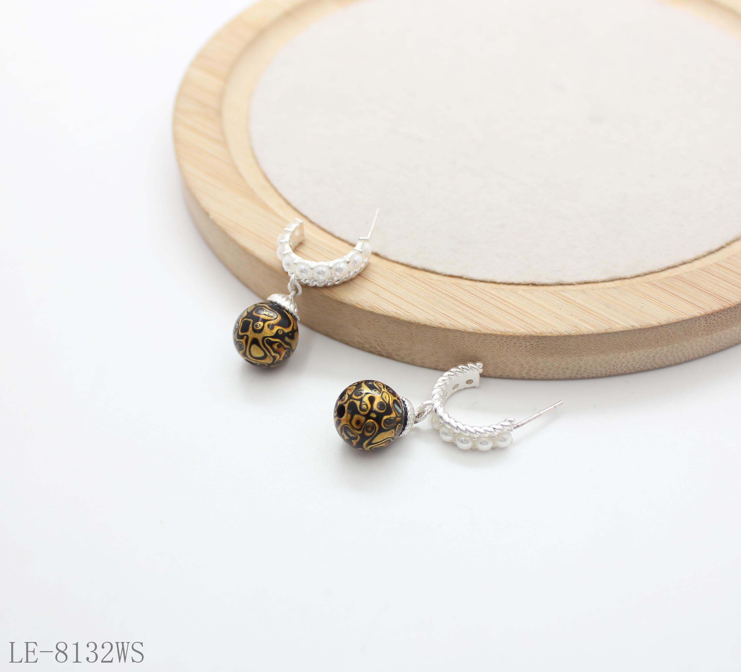 Twisted Faux Pearl Silver Plated Copper C Hoop Lacquer Glass Bead Dangle Earrings | Copper Base Silver Plated Women Oriental Vintage Niche Stacking Drop Earrings Factory Wholesale（副本）