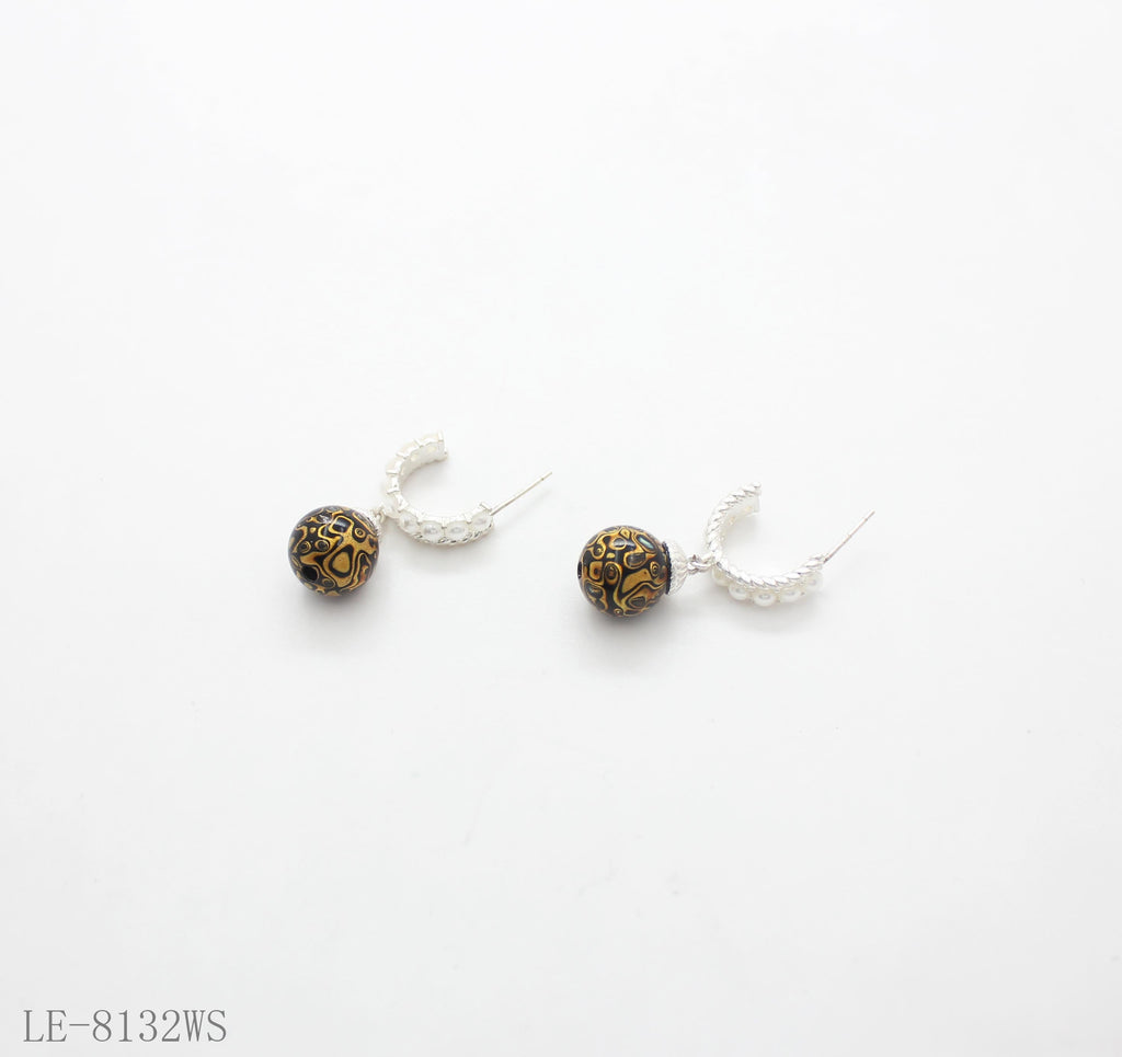 Twisted Faux Pearl Silver Plated Copper C Hoop Lacquer Glass Bead Dangle Earrings | Copper Base Silver Plated Women Oriental Vintage Niche Stacking Drop Earrings Factory Wholesale（副本）