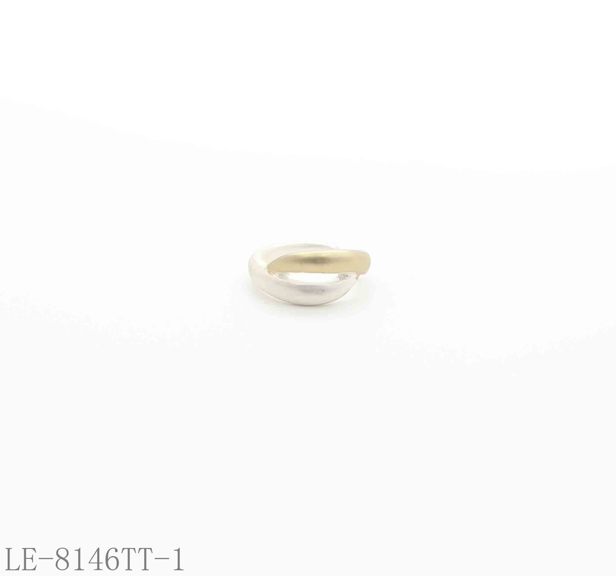 Two-Tone Split Plating Crescent Open Ear Cuff | Zinc Alloy Dual Gold Silver Plated No Piercing Women Minimal Stacking Clip On Ear Cuff Factory Wholesale