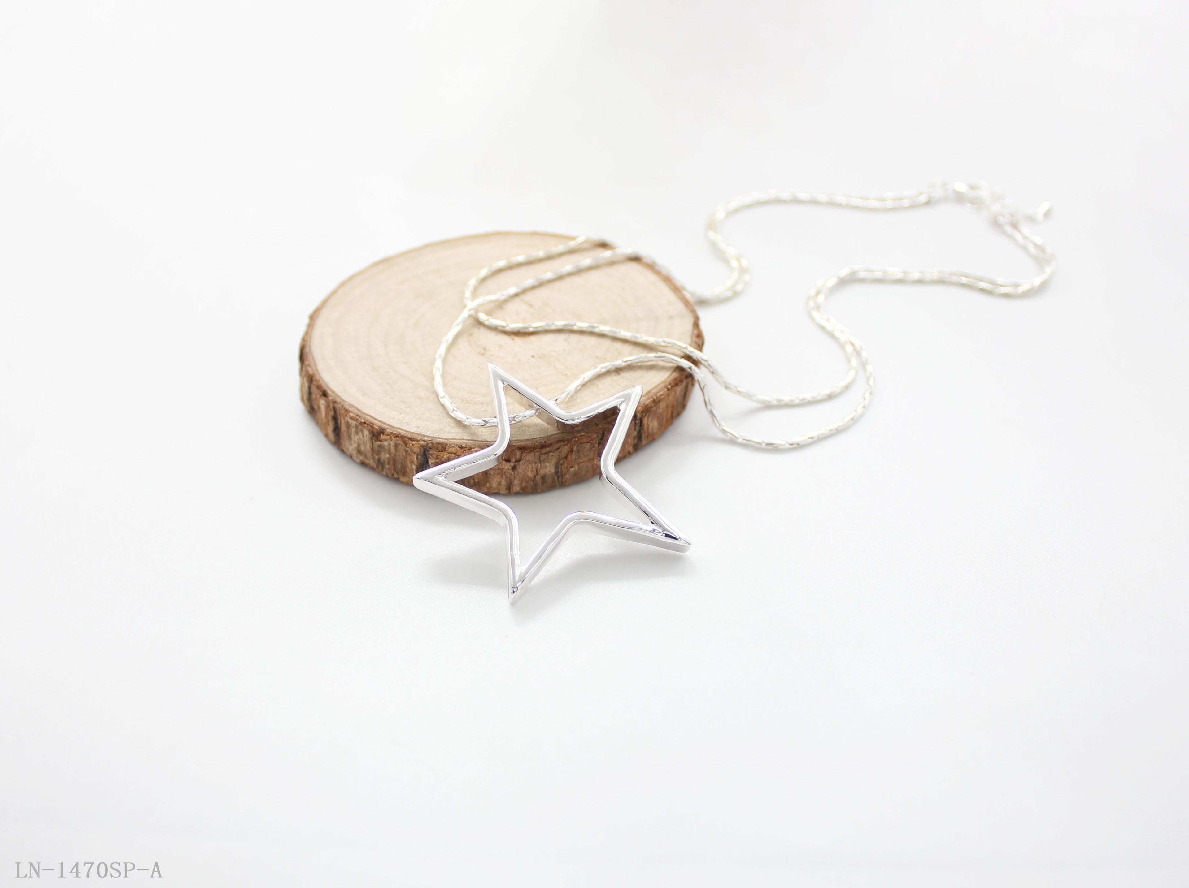Large Hollow Star Pendant Thin Wavy Chain Necklace | Copper Zinc Alloy Standard Silver Plated Adjustable Women Minimalist Stacking Collarbone Chain Factory Wholesale