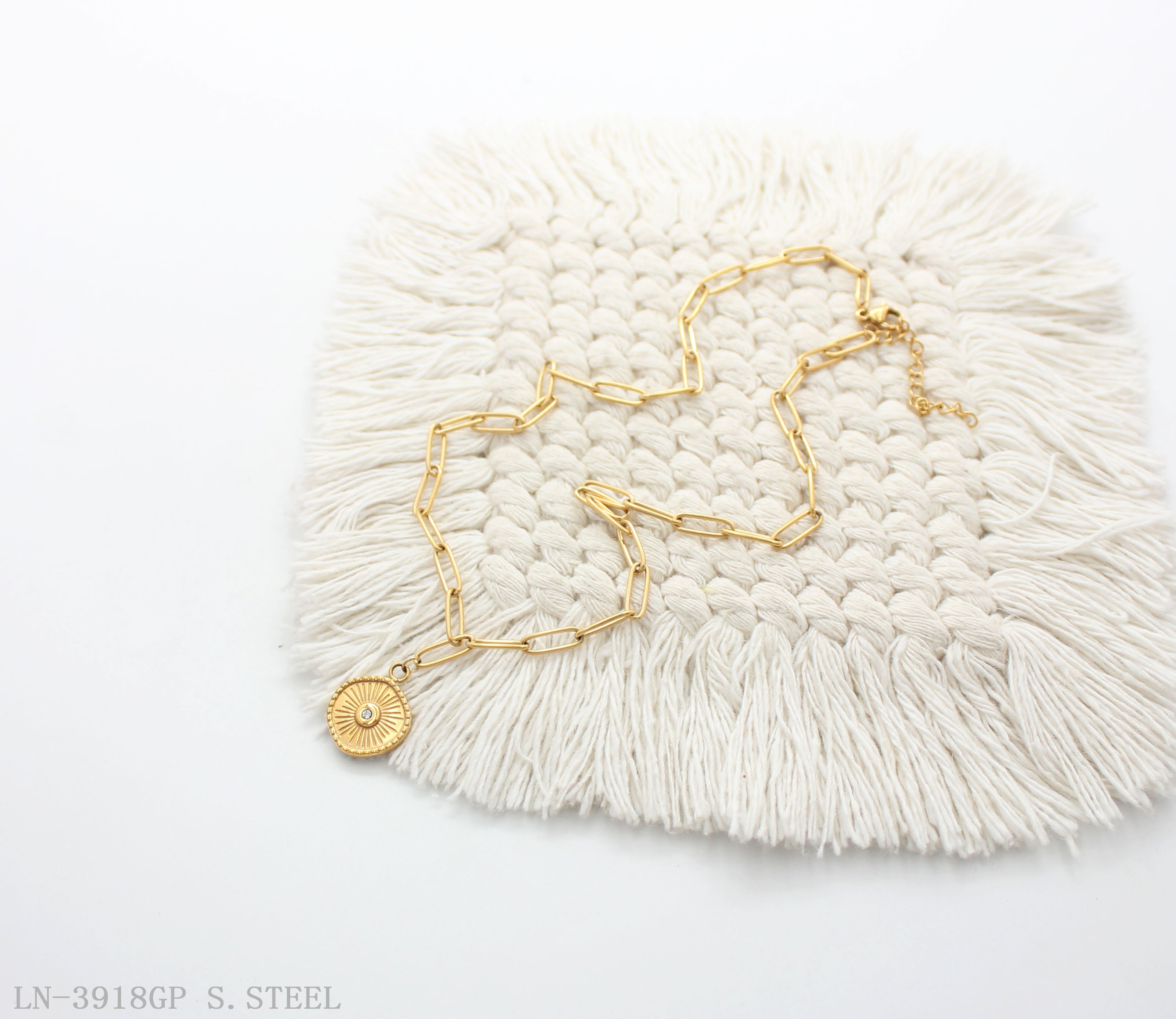 Minimal Single‑Strand Thin Paperclip Chain Rope‑Edged Sunburst Crystal‑Accent Medallion Stainless Steel Necklace | Factory Direct Wholesale
