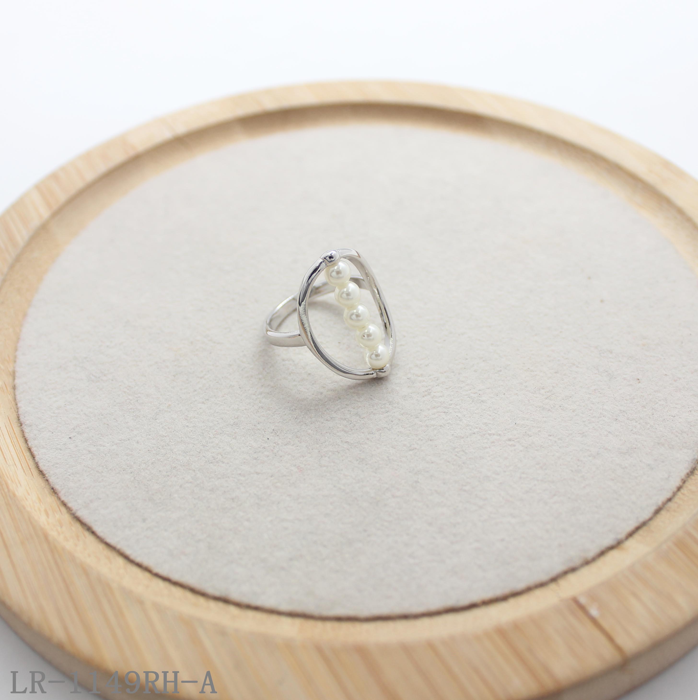 Oval Frame Vertical Faux Pearl Rhodium Plated Zinc Alloy Statement Ring | Factory Direct Wholesale