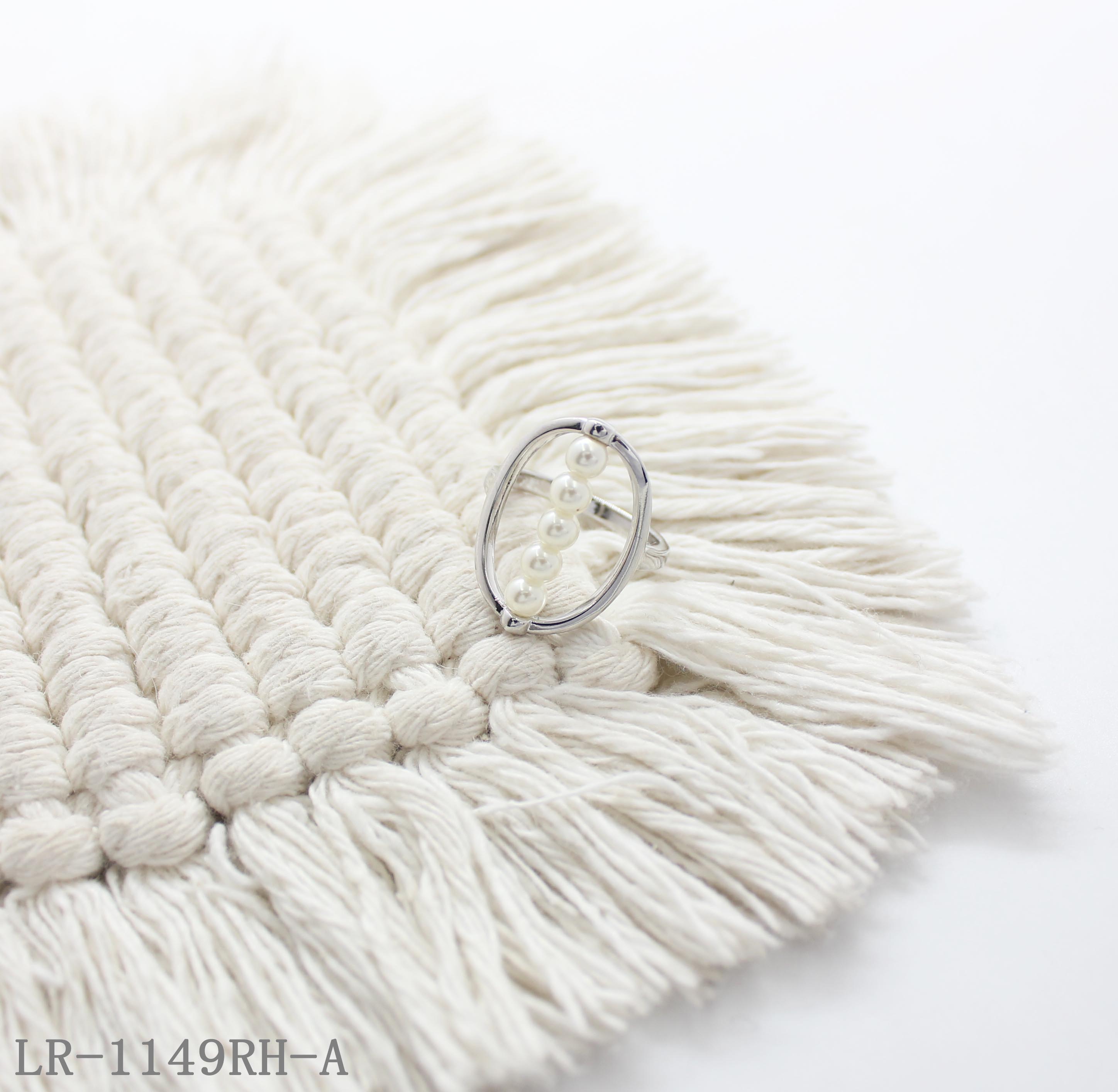 Oval Frame Vertical Faux Pearl Rhodium Plated Zinc Alloy Statement Ring | Factory Direct Wholesale