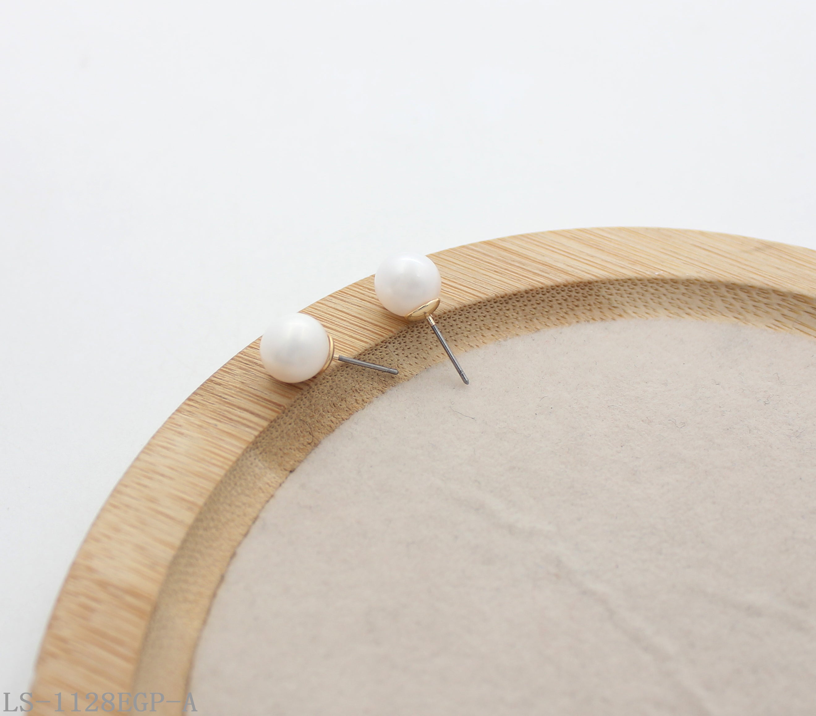 Classic Minimalist Round Freshwater Pearl Stud Earrings | Copper Base with Imitation Gold Plating Dainty Women Ear Studs Factory Wholesale