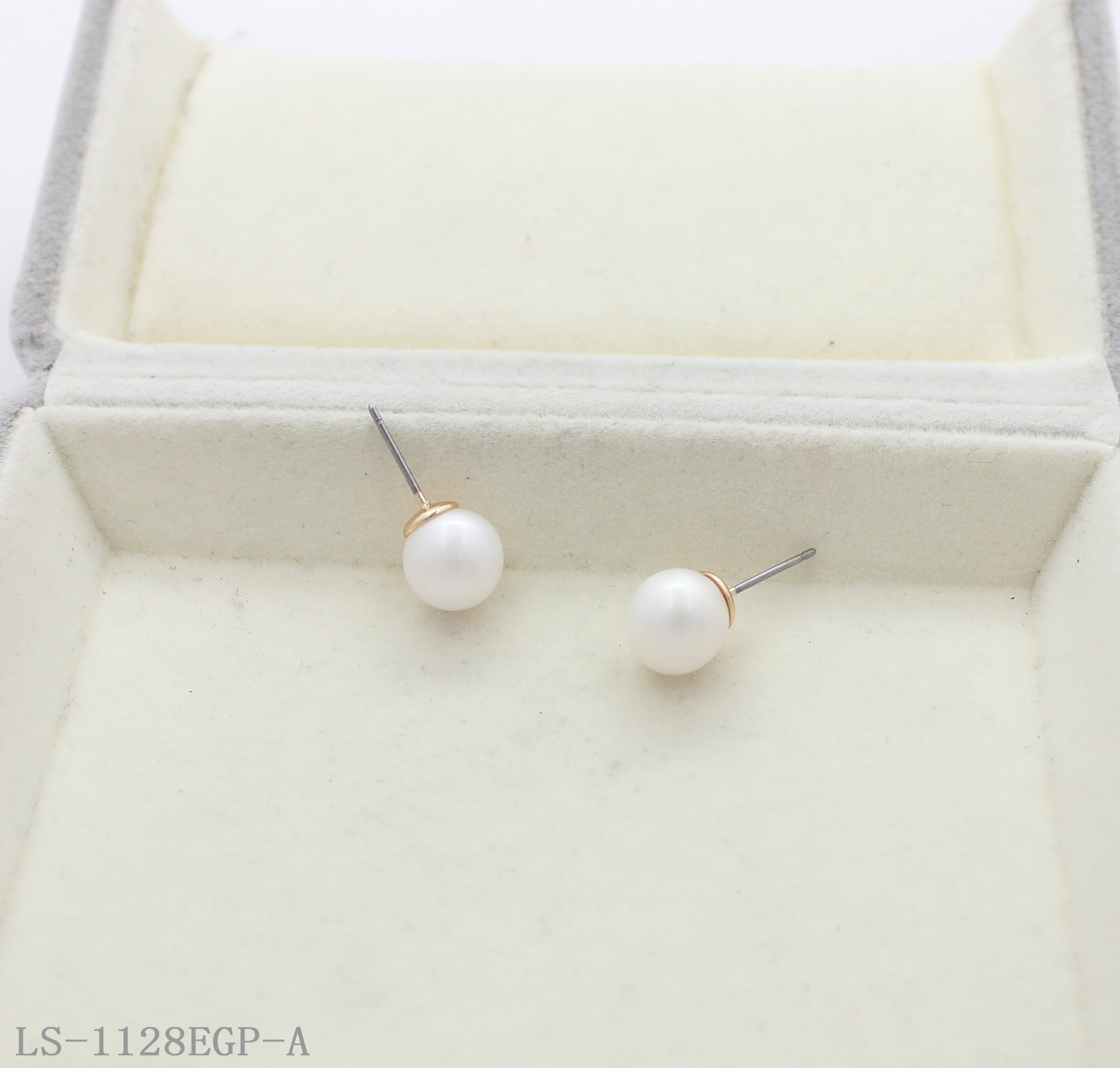 Classic Minimalist Round Freshwater Pearl Stud Earrings | Copper Base with Imitation Gold Plating Dainty Women Ear Studs Factory Wholesale
