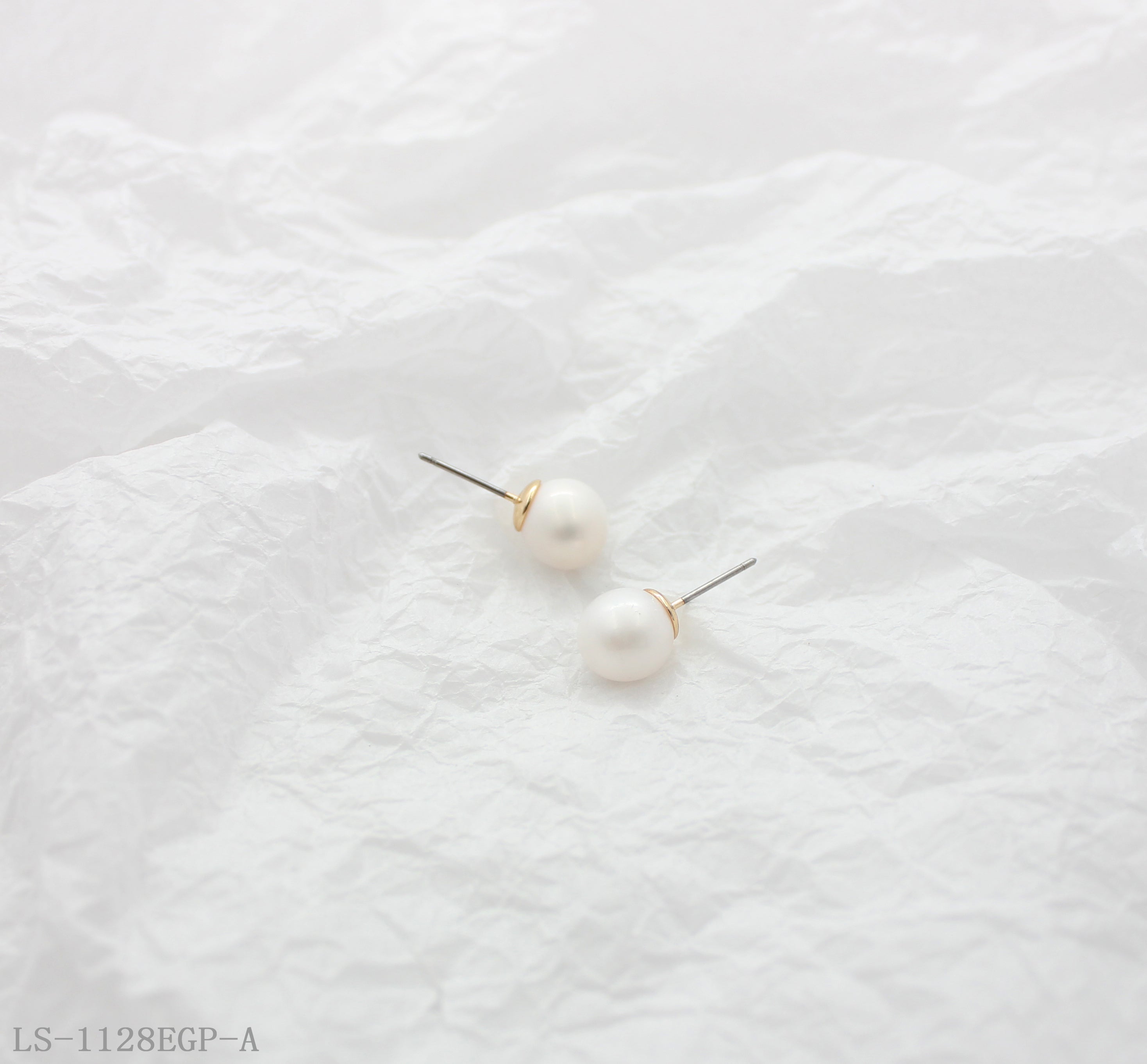 Classic Minimalist Round Freshwater Pearl Stud Earrings | Copper Base with Imitation Gold Plating Dainty Women Ear Studs Factory Wholesale