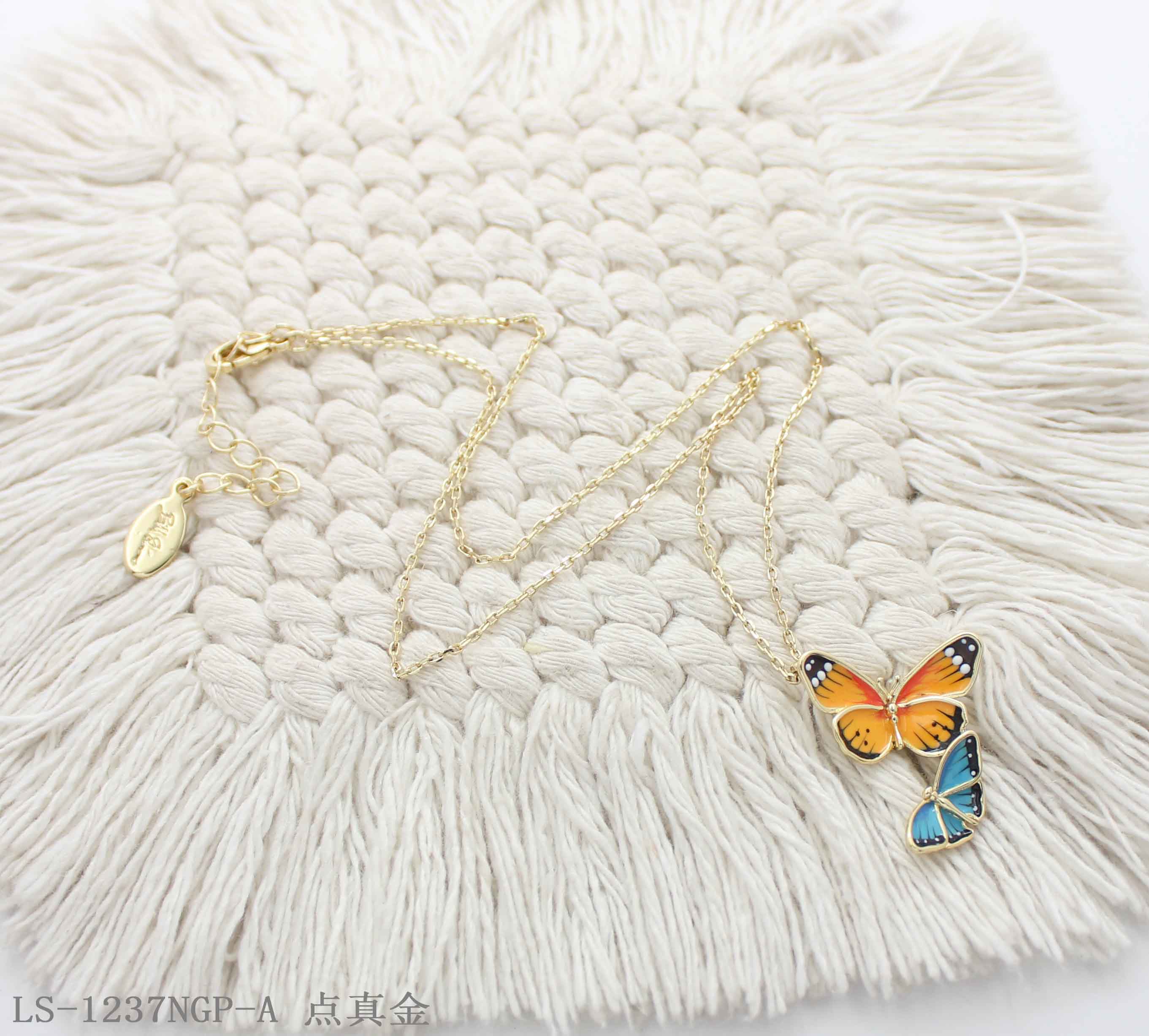 Minimalist Two‑Butterfly Enamel Pendant Real Gold‑Plated Copper Chain Choker Necklace | Factory Direct Wholesale