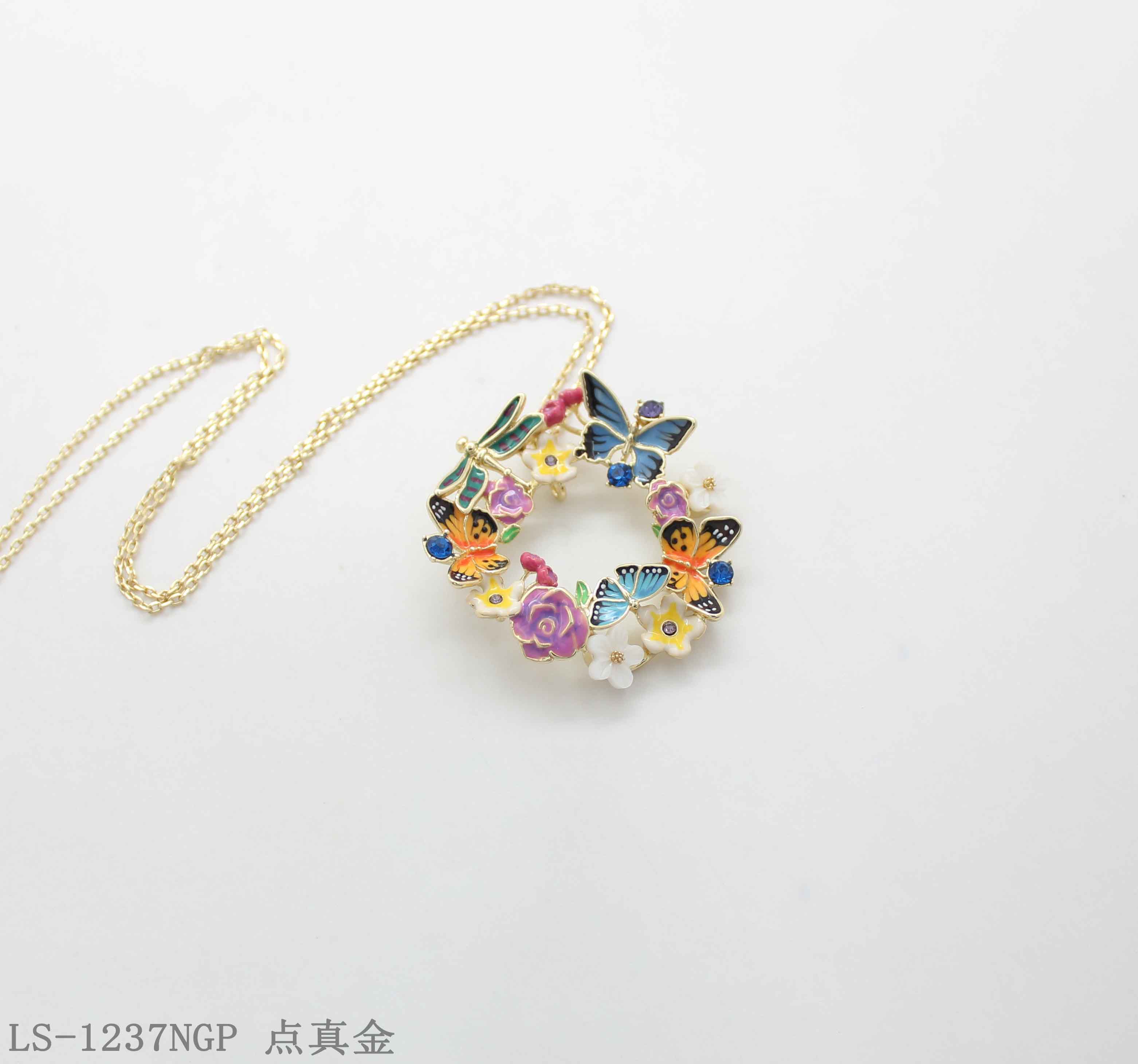 Forest‑Inspired Enamel Butterfly Dragonfly Wreath Pendant Real Gold‑Plated Copper Chain Necklace | Factory Direct Wholesale
