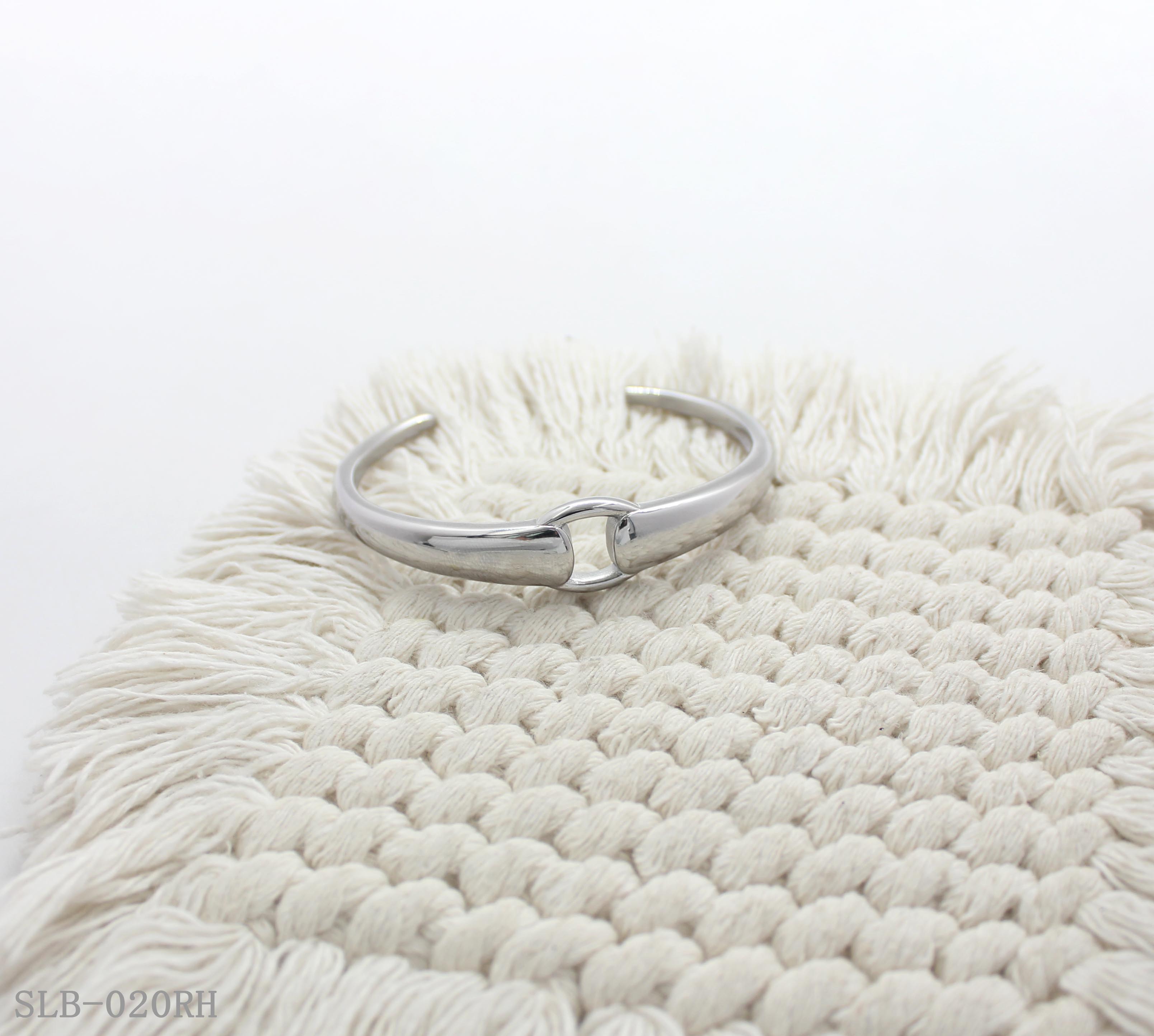 Smooth Interlock Oval Ring Open Cuff Bangle | Solid Stainless Steel Vacuum Ion Silver Plated Minimalist Adjustable Women Stacking Wrist Bracelet Factory Wholesale