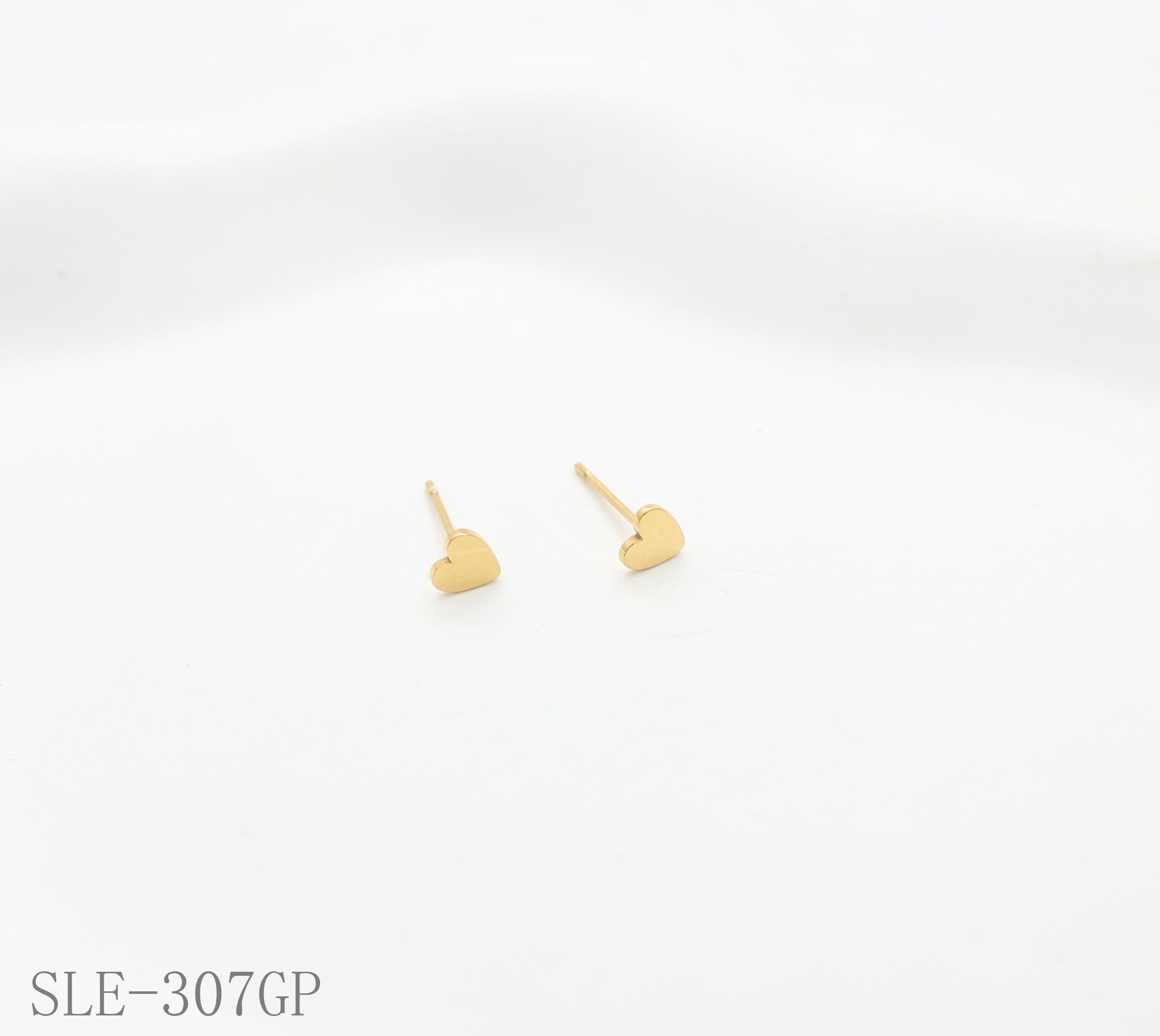Tiny Smooth Polished Heart-Shaped Gold-Plated Stainless Steel Minimal Stud Earrings | Factory Direct Wholesale
