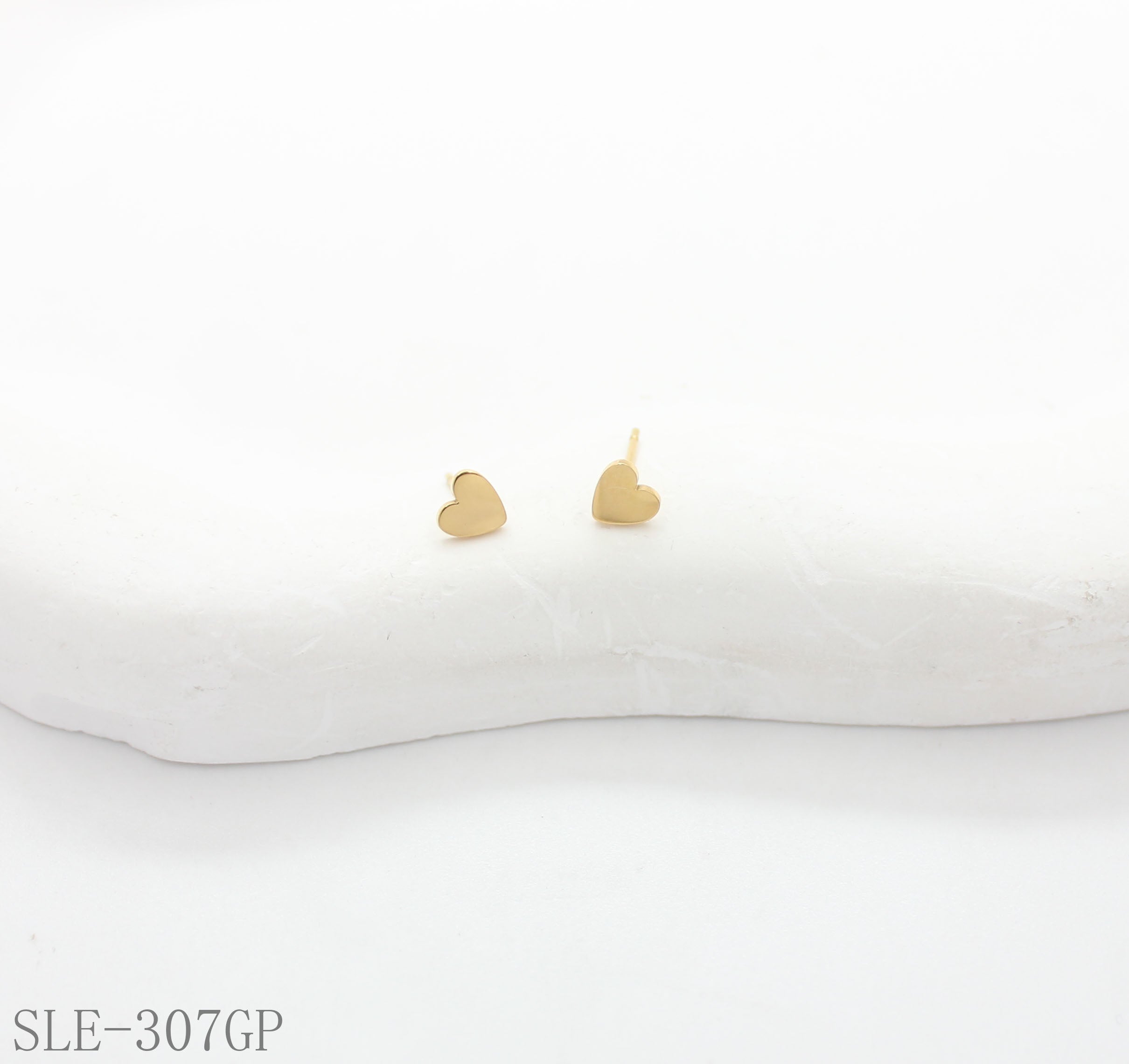 Tiny Smooth Polished Heart-Shaped Gold-Plated Stainless Steel Minimal Stud Earrings | Factory Direct Wholesale