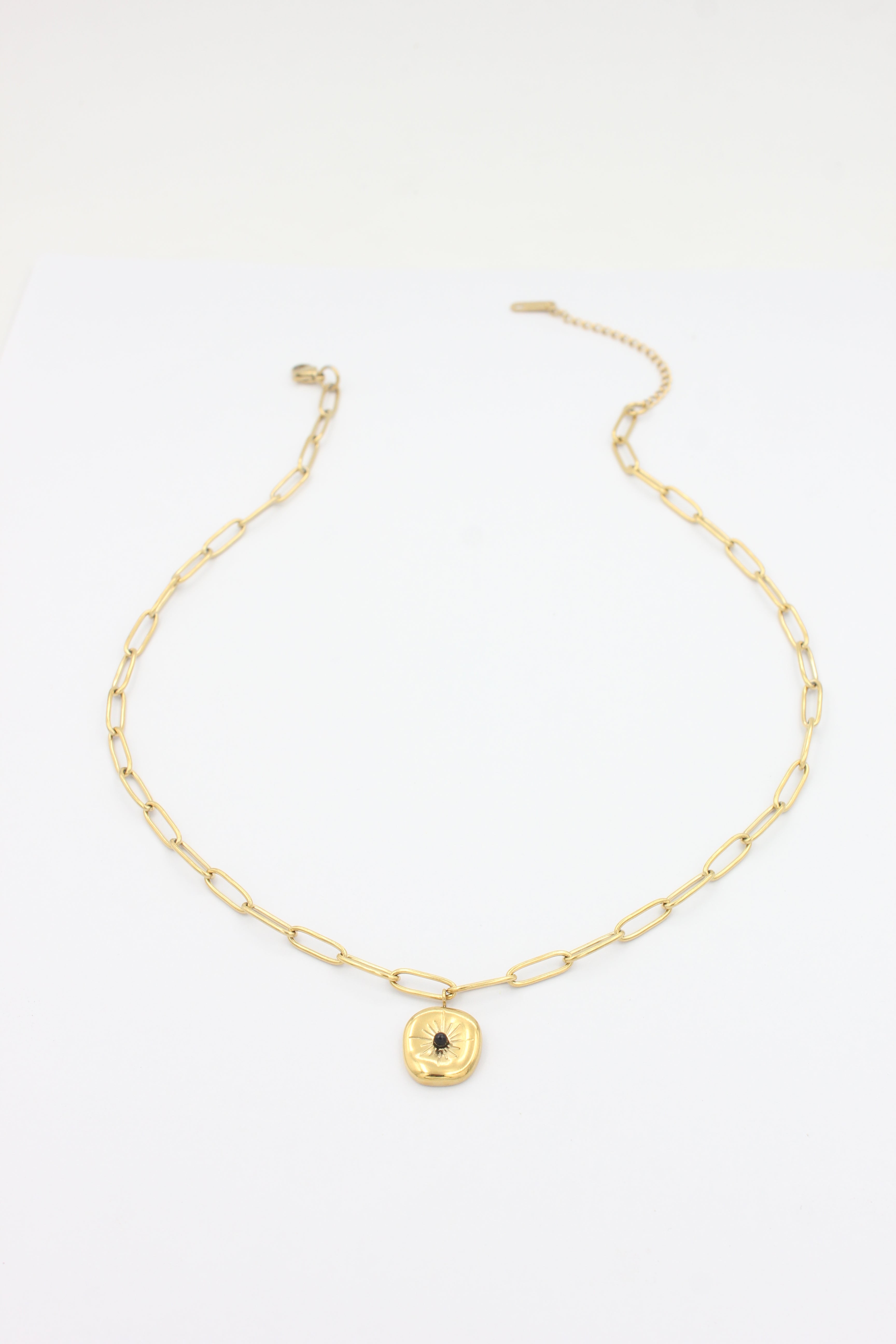 Uniform Equal‑Size Paperclip Chain Sun‑Ray Textured Black‑Crystal Inset Irregular Disc Stainless Steel Necklace | Factory Direct Wholesale